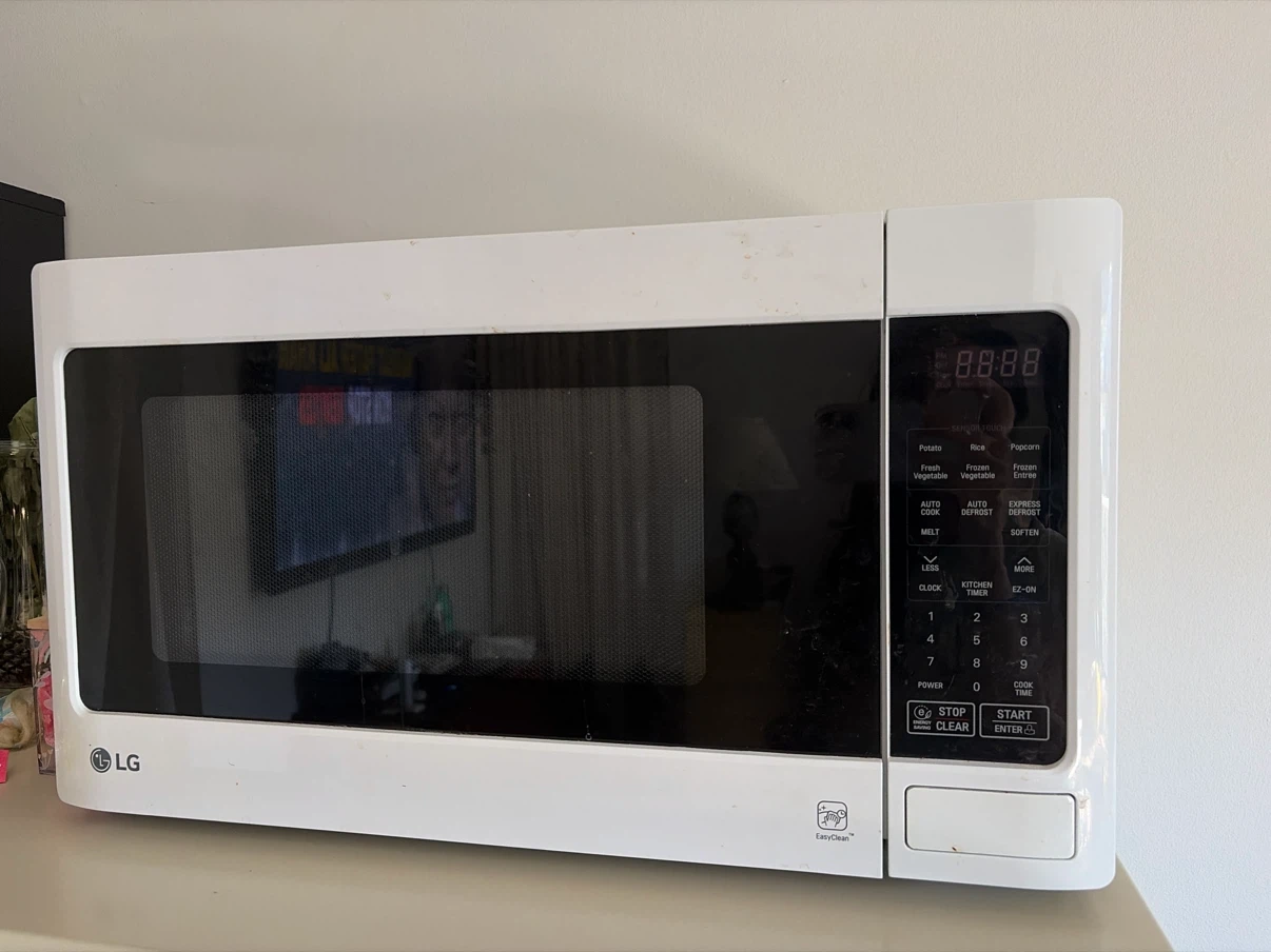 LG White Microwave