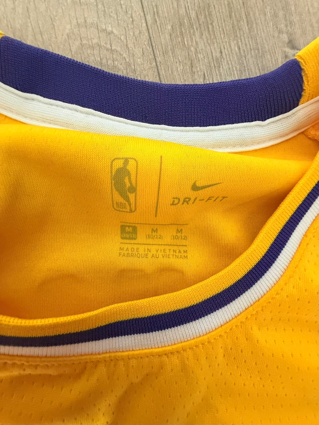 Nike Los Angeles Lakers LeBron James Jersey - photo 3