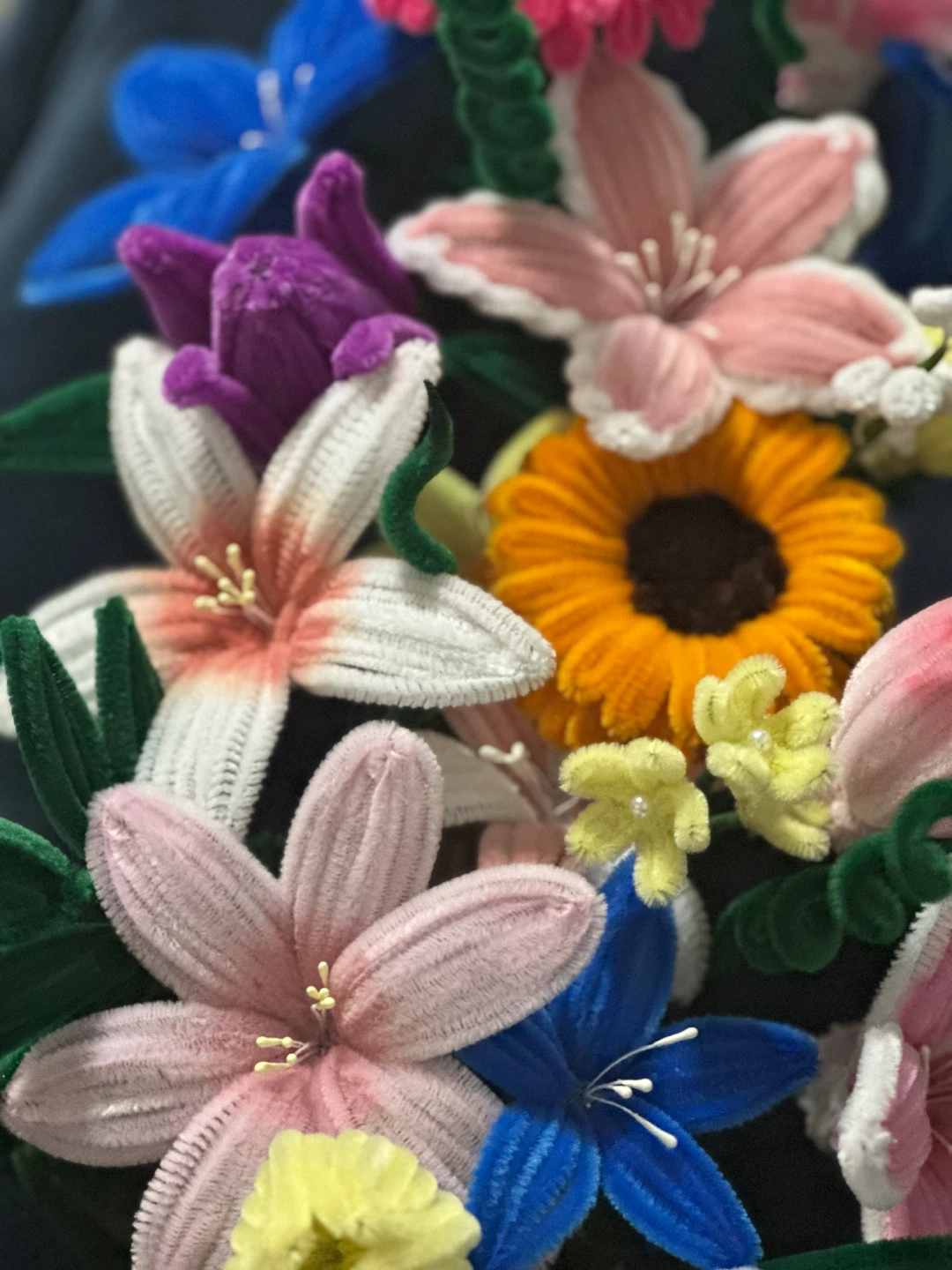 Handmade Pipe Cleaner Flower in a Vase - photo 3