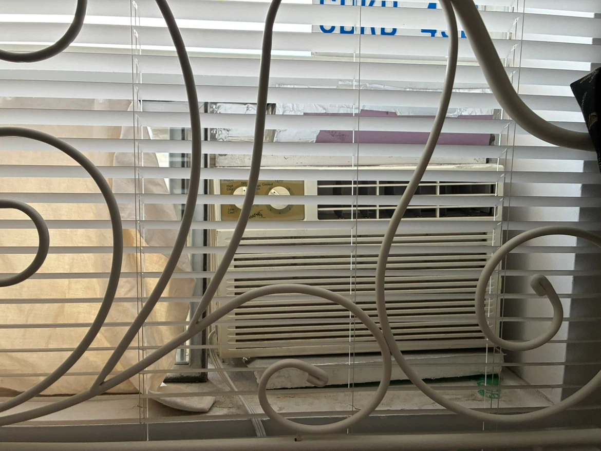 Comfort-Aire Window Air Conditioner