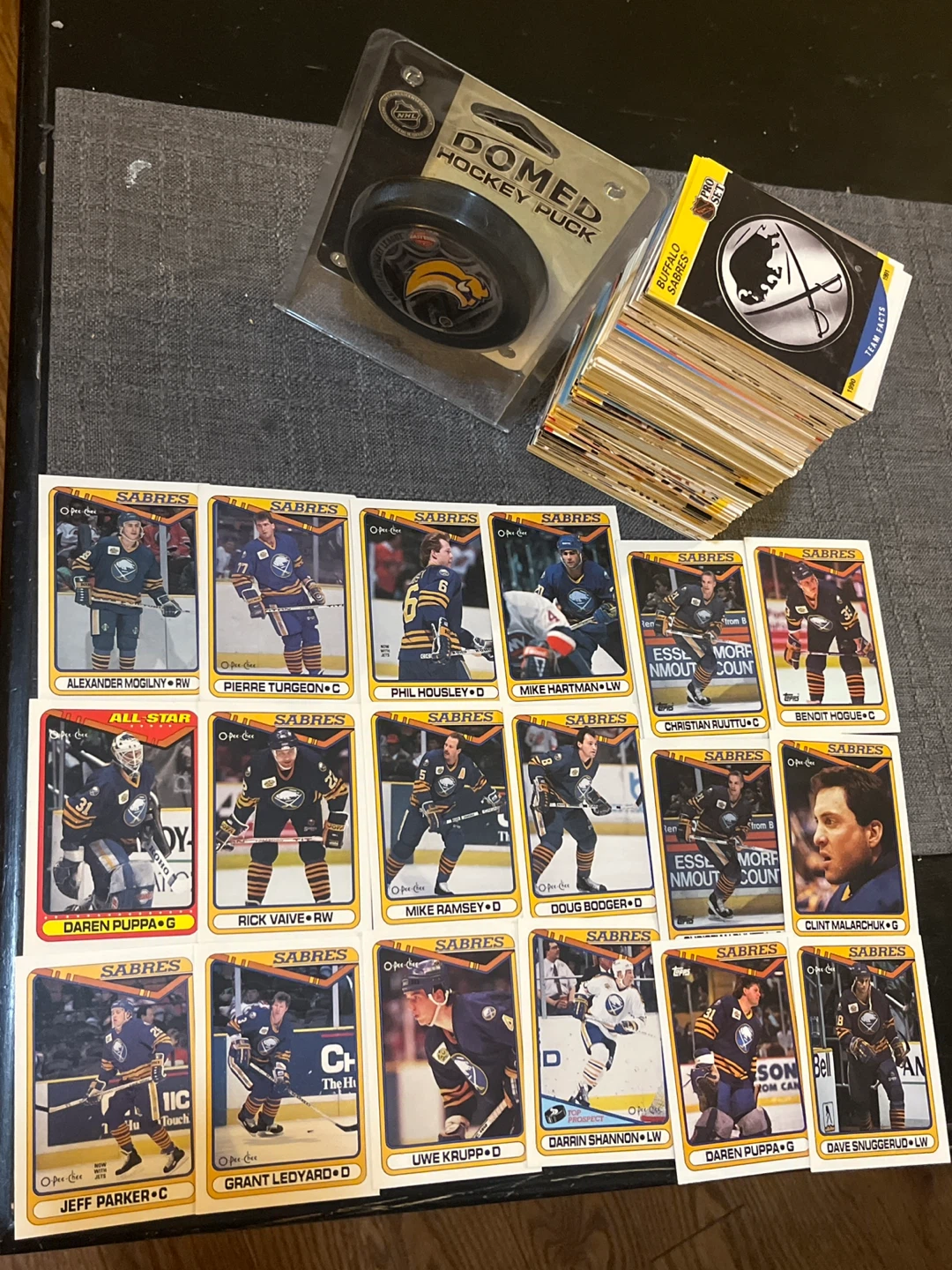 Buffalo Sabres Domed Puck (Sealed/New) + Stack of Cards - photo 4