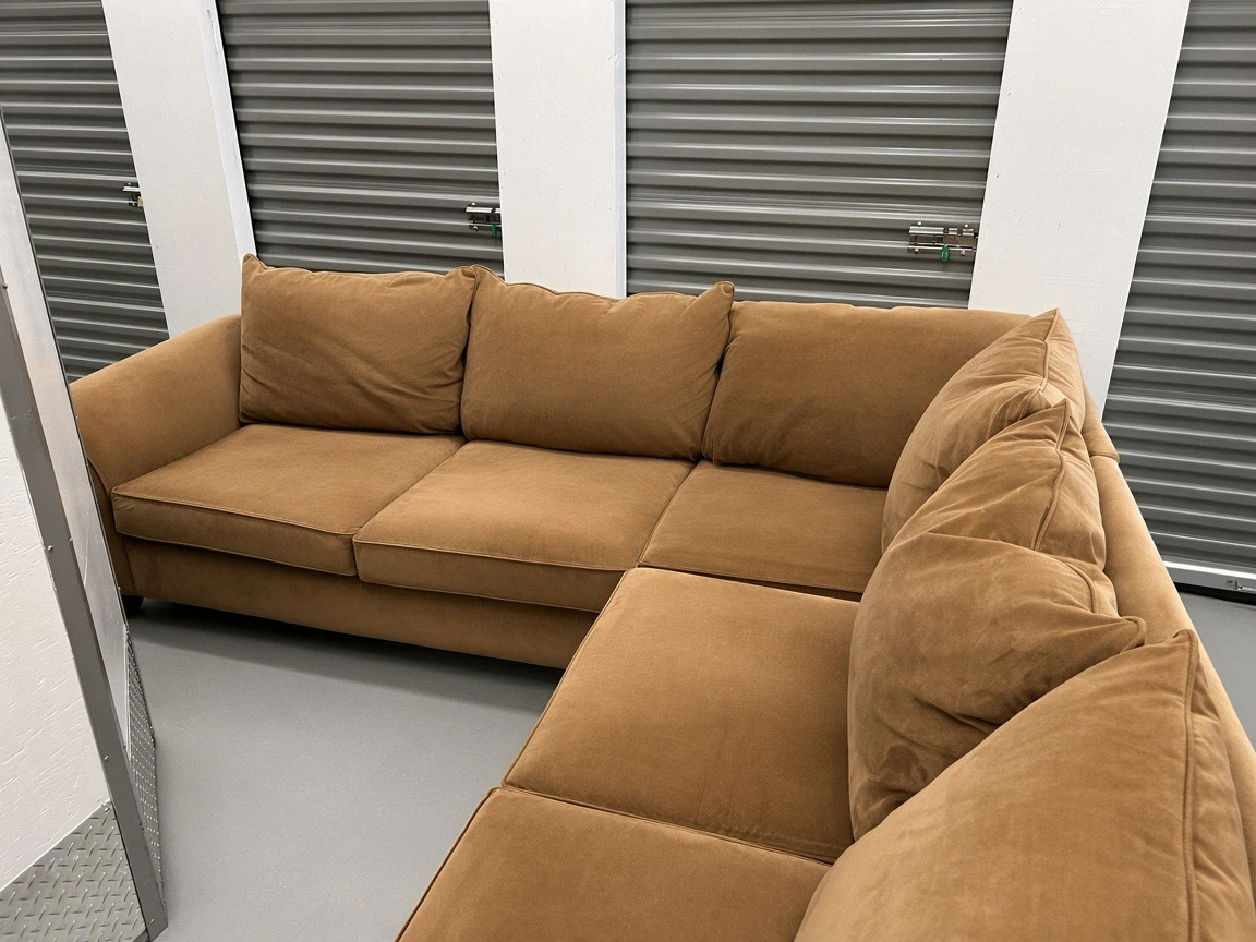 Oversized Sectional Sofa - Fantastic Condition - photo 2