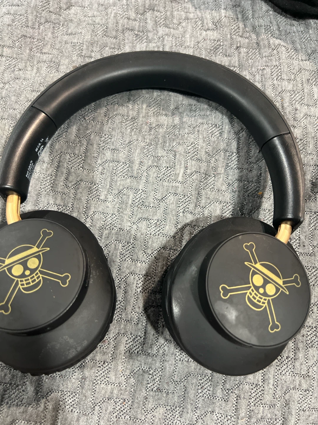 🏈One Piece Straw Hat Pirates Bluetooth Headphones