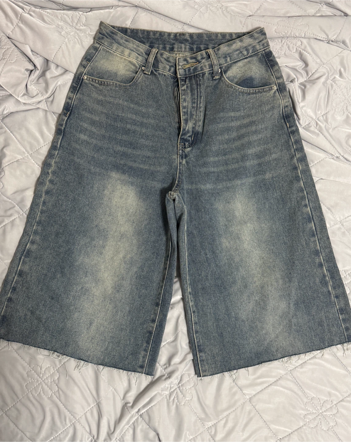 Light wash wide leg denim shorts