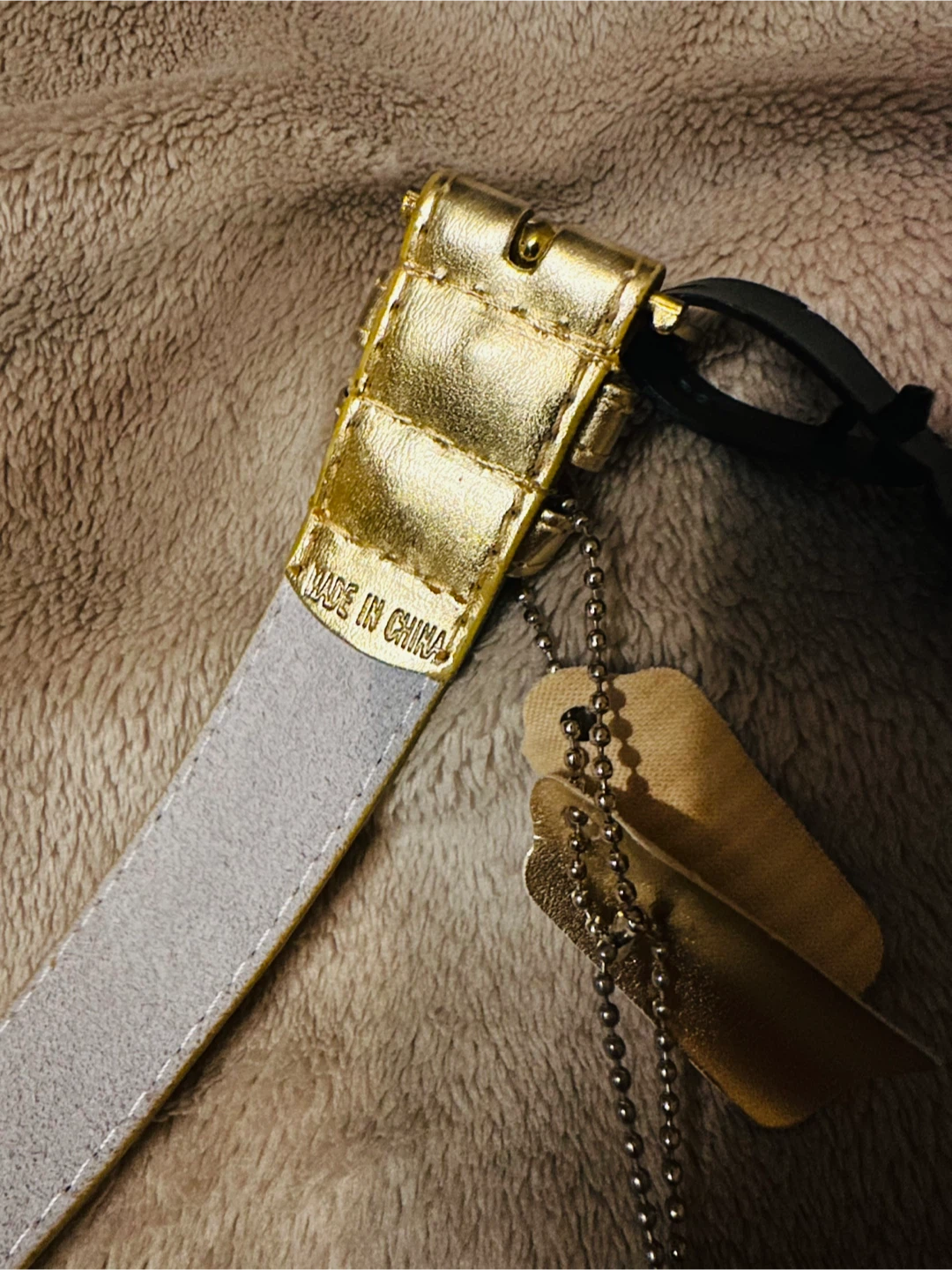 Gold Metallic Belt Size M. - photo 4