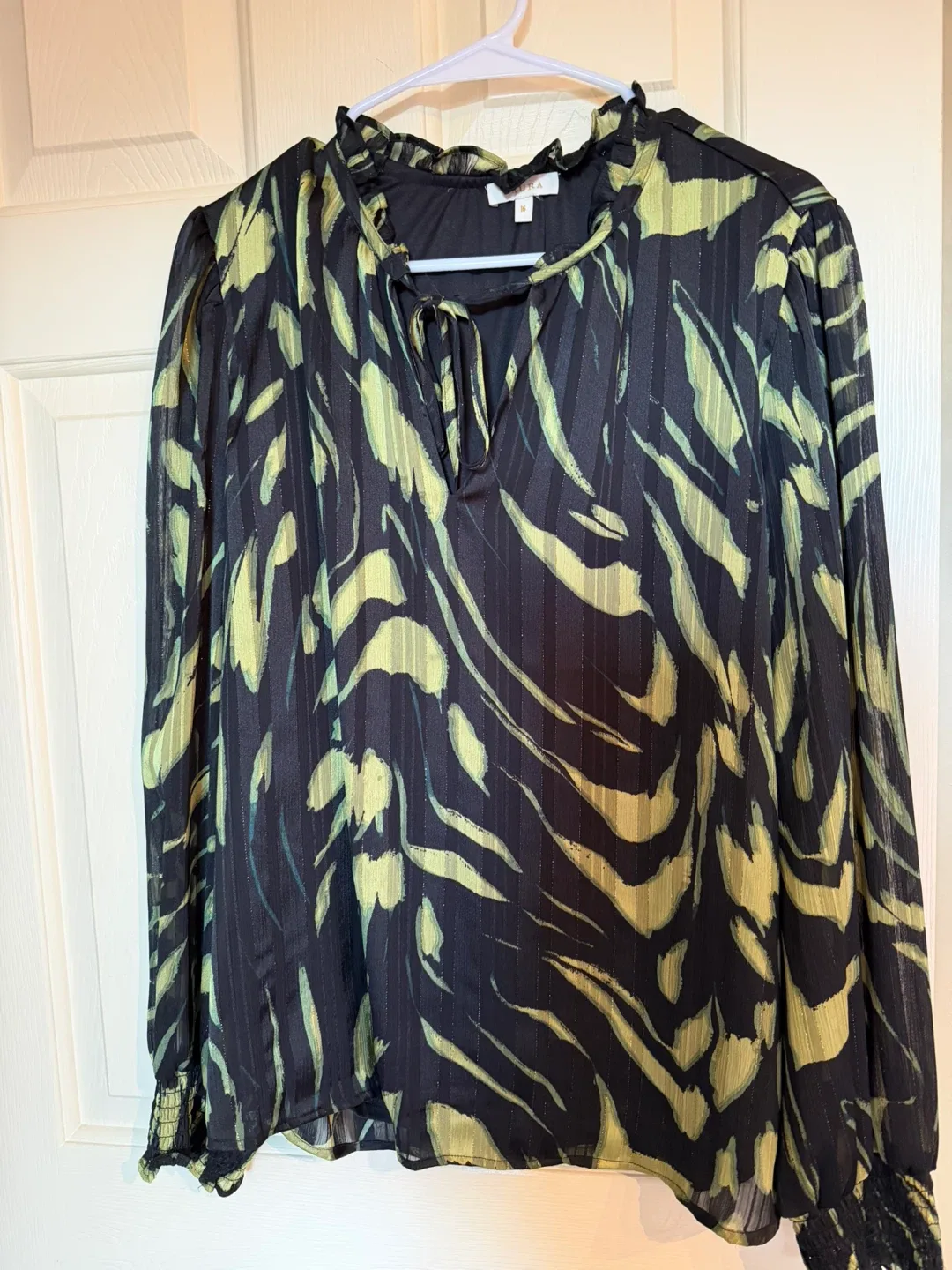 Laura Black and Green Patterned Blouse