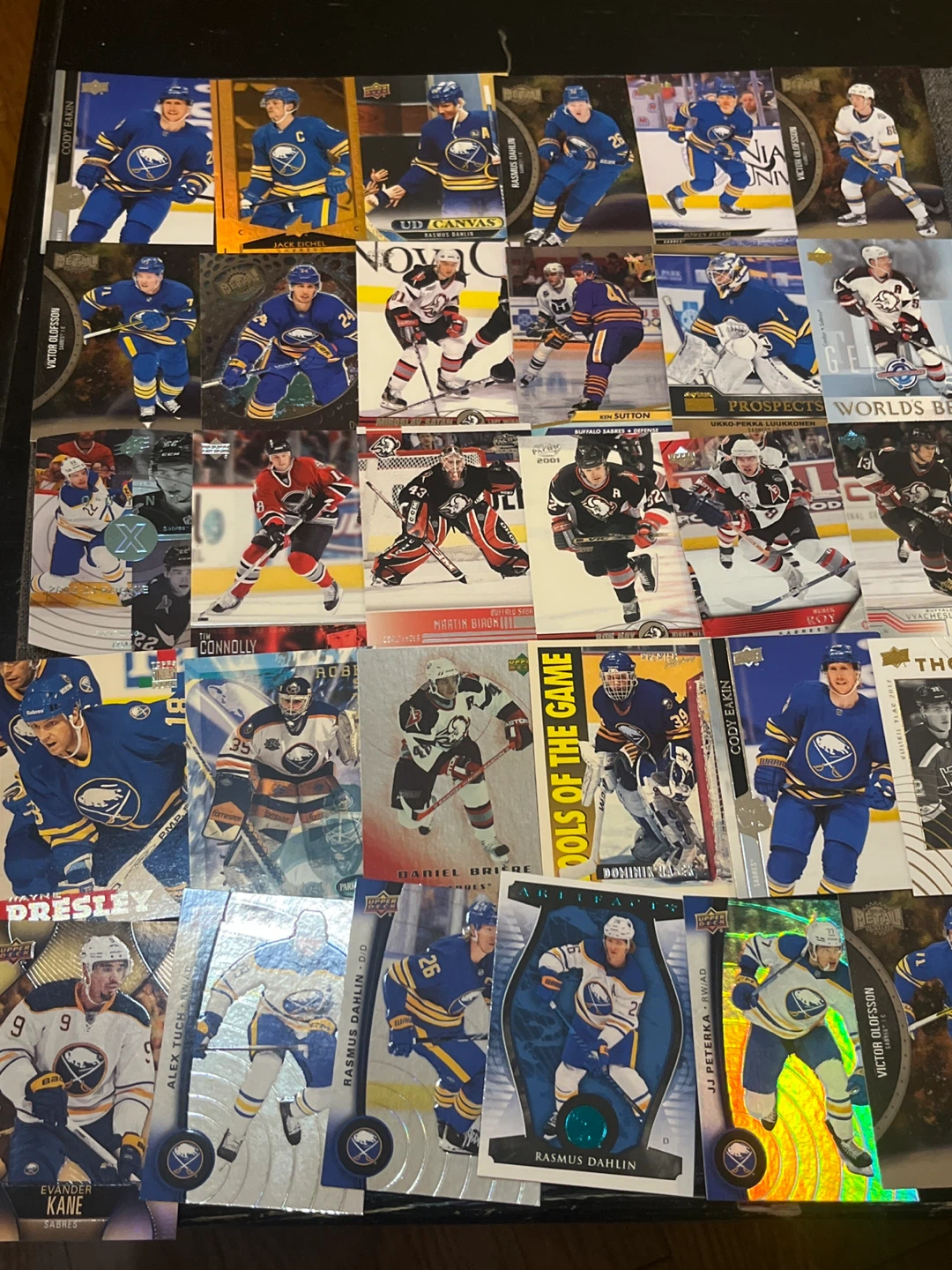 Buffalo Sabres Hockey Cards Lot + Sealed WinCraft Domed Puck - photo 3