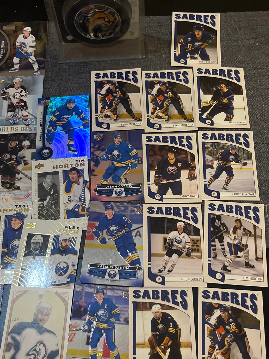 Buffalo Sabres Hockey Cards Lot + Sealed WinCraft Domed Puck - photo 4