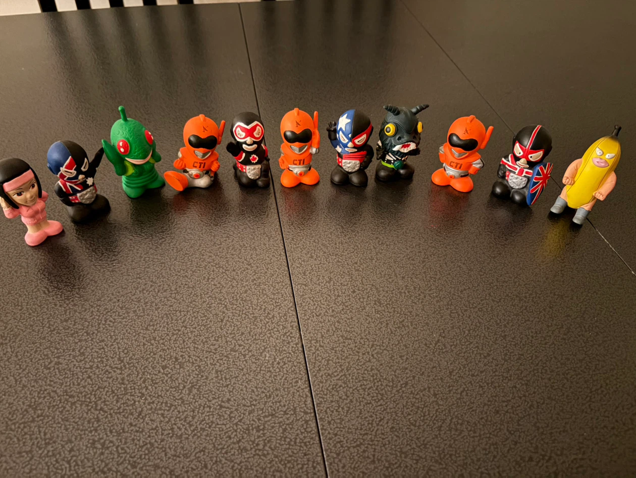 Set of 11 Mini Action Figures 🏈