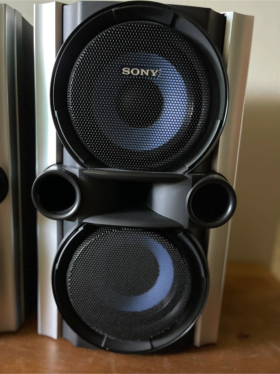 Pair of Sony bookshelf speakers - photo 2