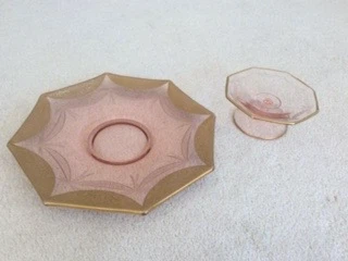 Antique Gold Embossed Plate - photo 3