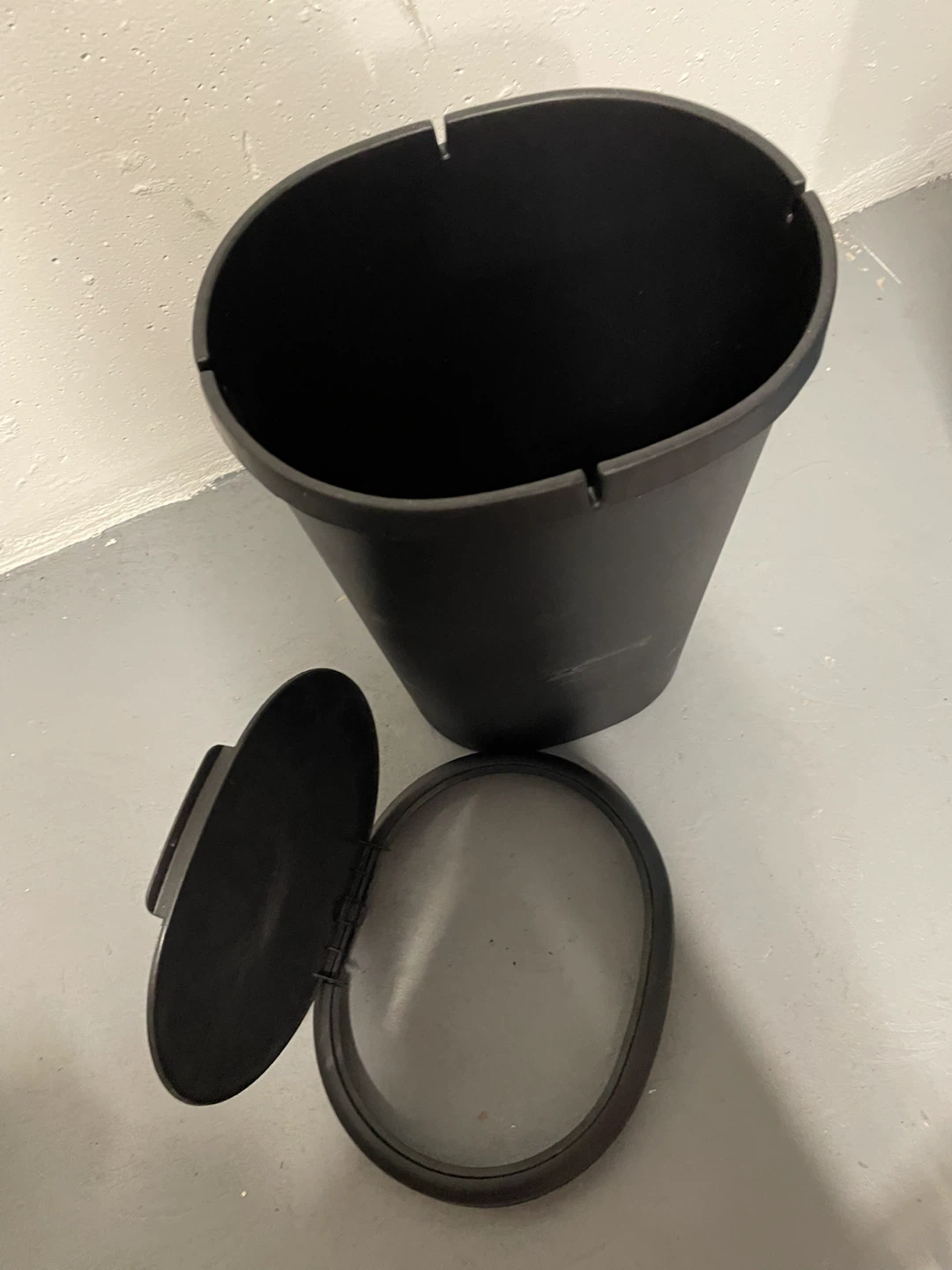 IKEA HOLASS black trash bin - photo 2