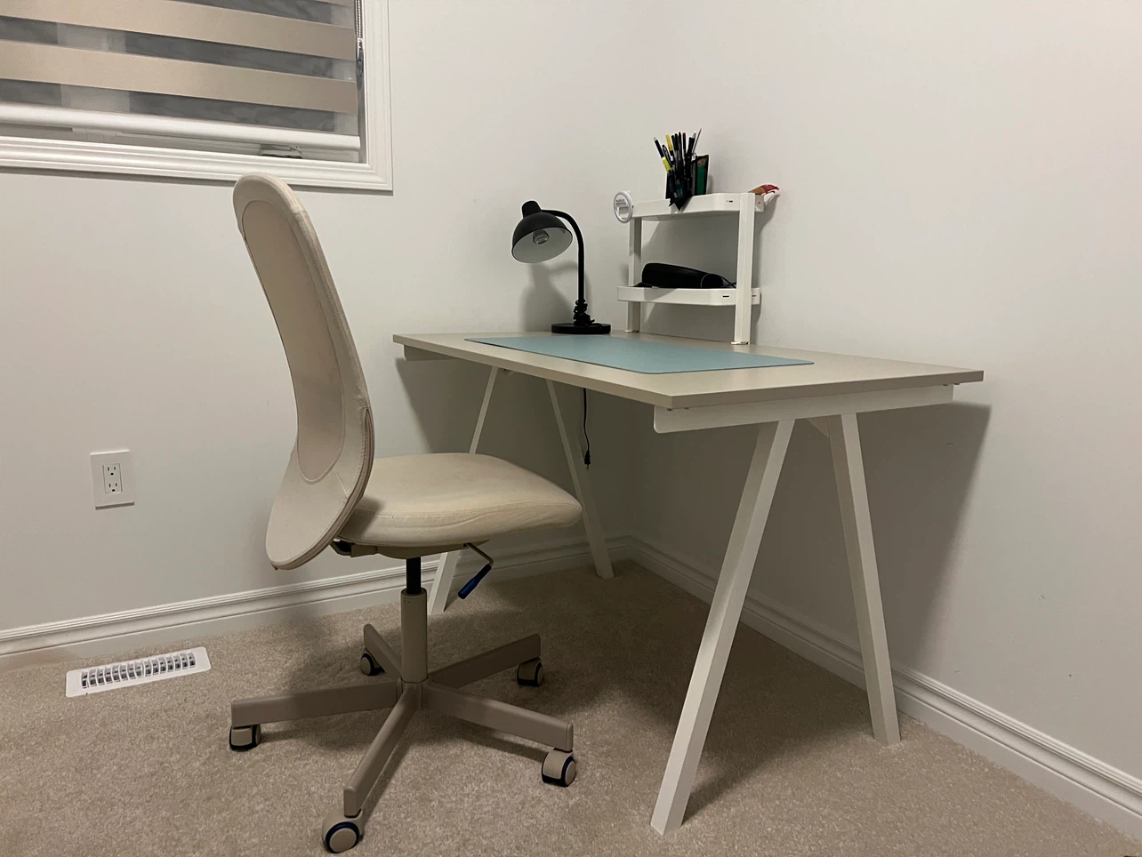 Minimalist White Computer Desk - photo 4