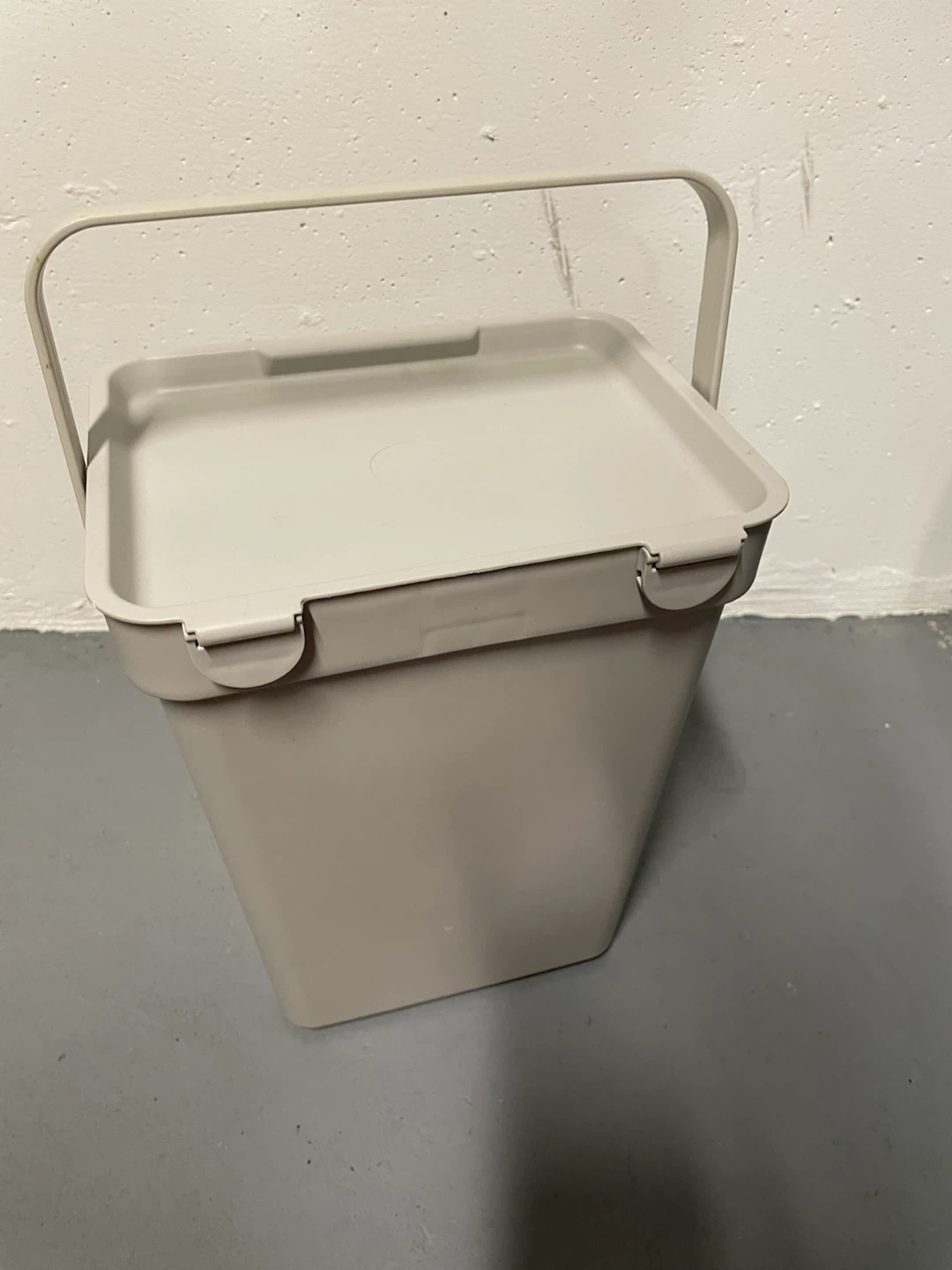 IKEA Grey Plastic Utility Pail with Lid - photo 3