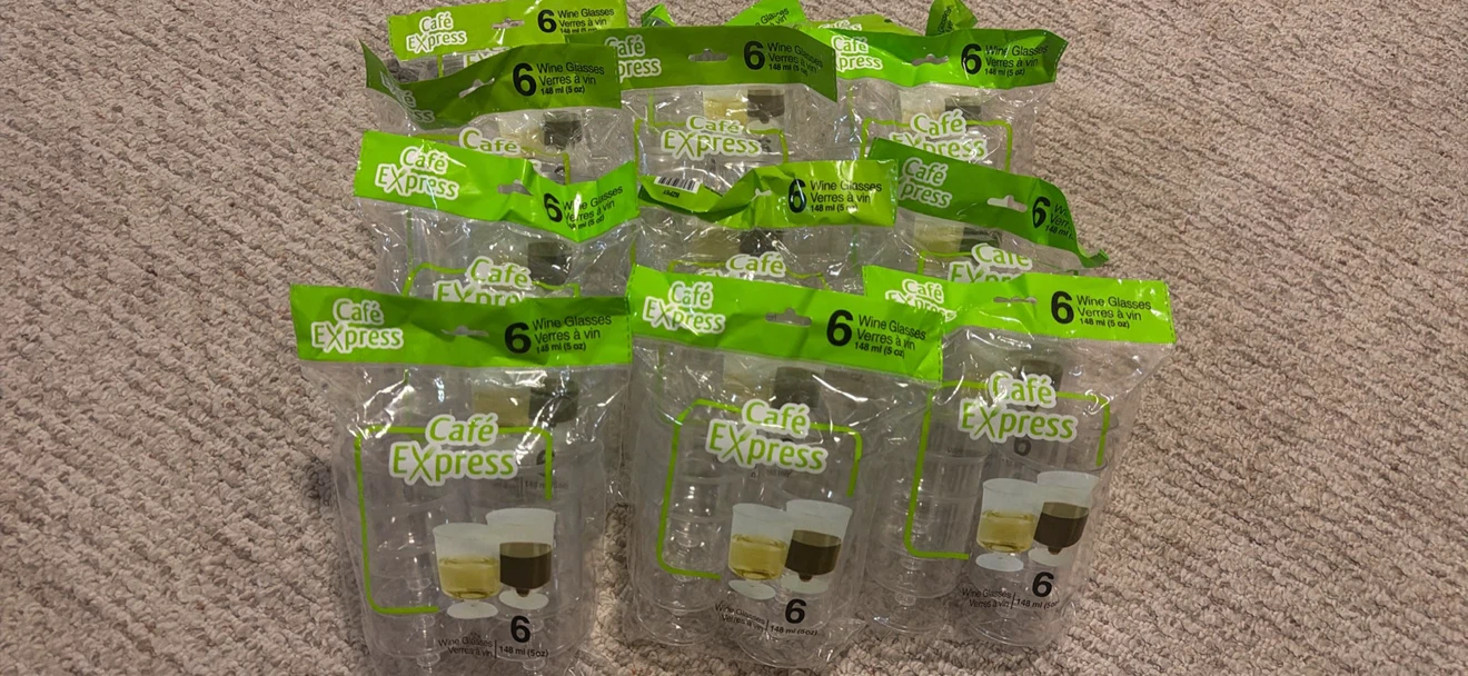 12 Packs Of 6 Plastic Wine Glasses - photo 3