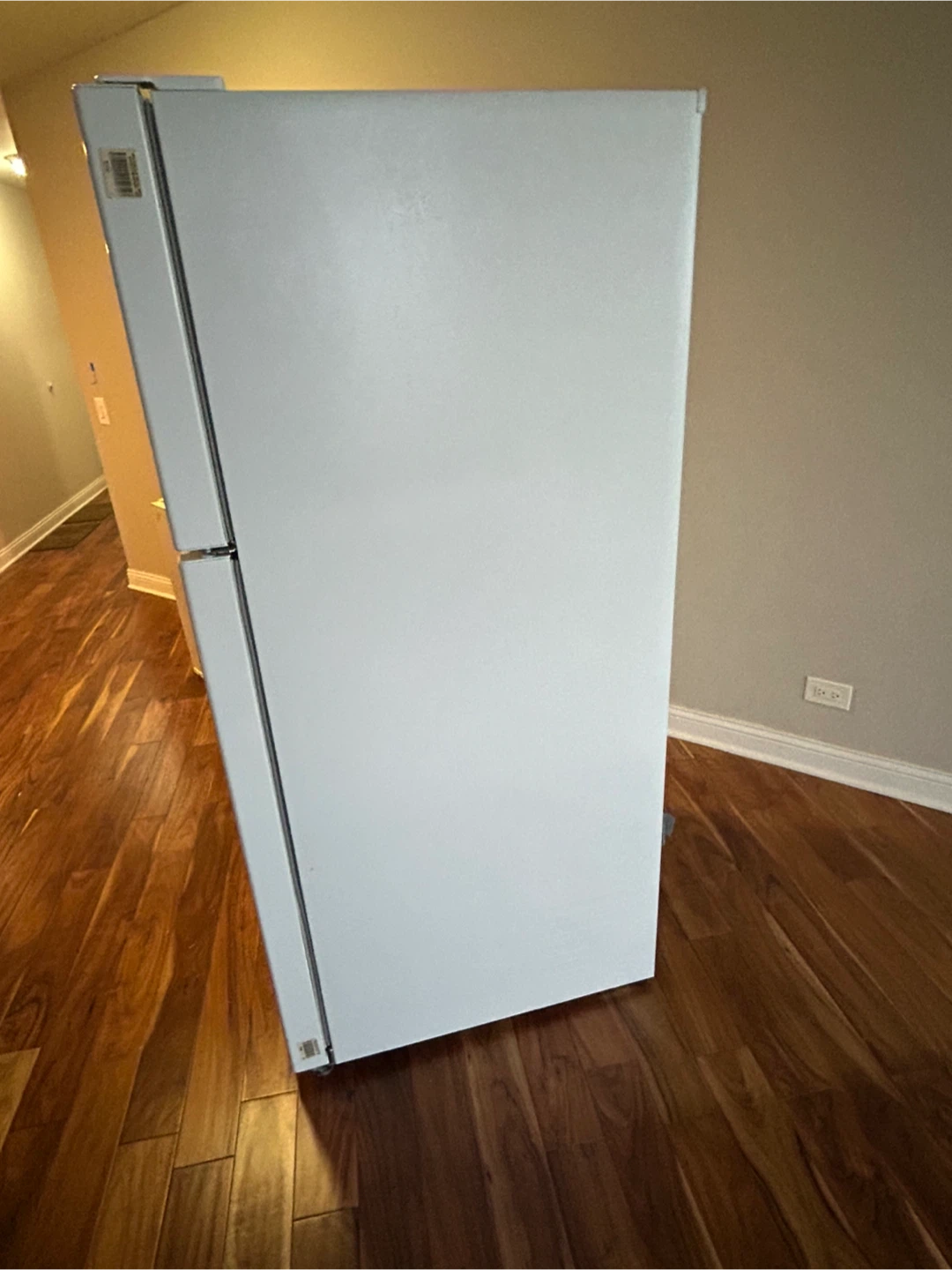 LG Refrigerator, GE Spectra Electric Range/Stove and Microwave - photo 3