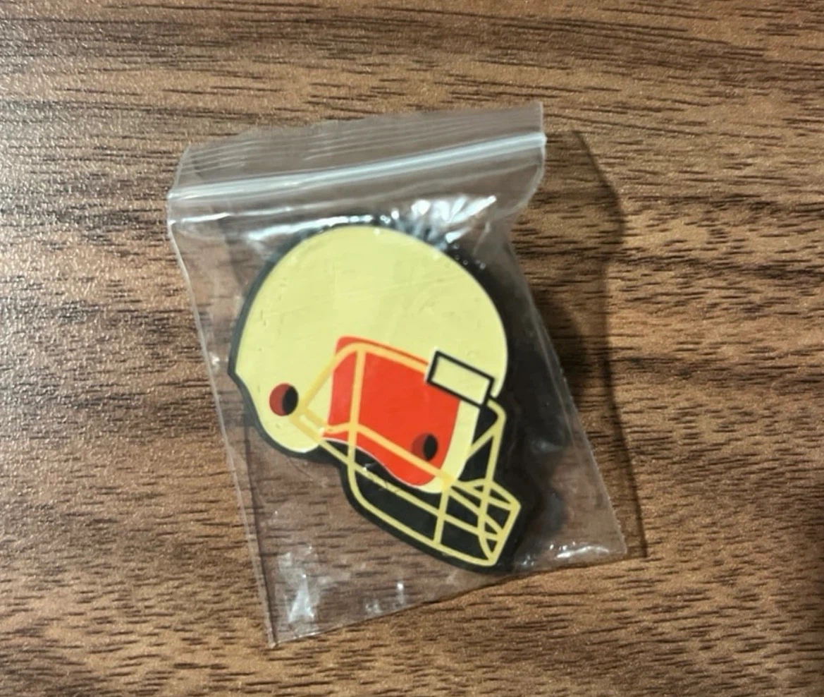 🏈Football Helmet Pin