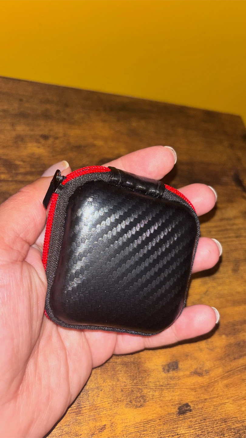 🏈 Carbon Fiber Texture Small Carrying Case