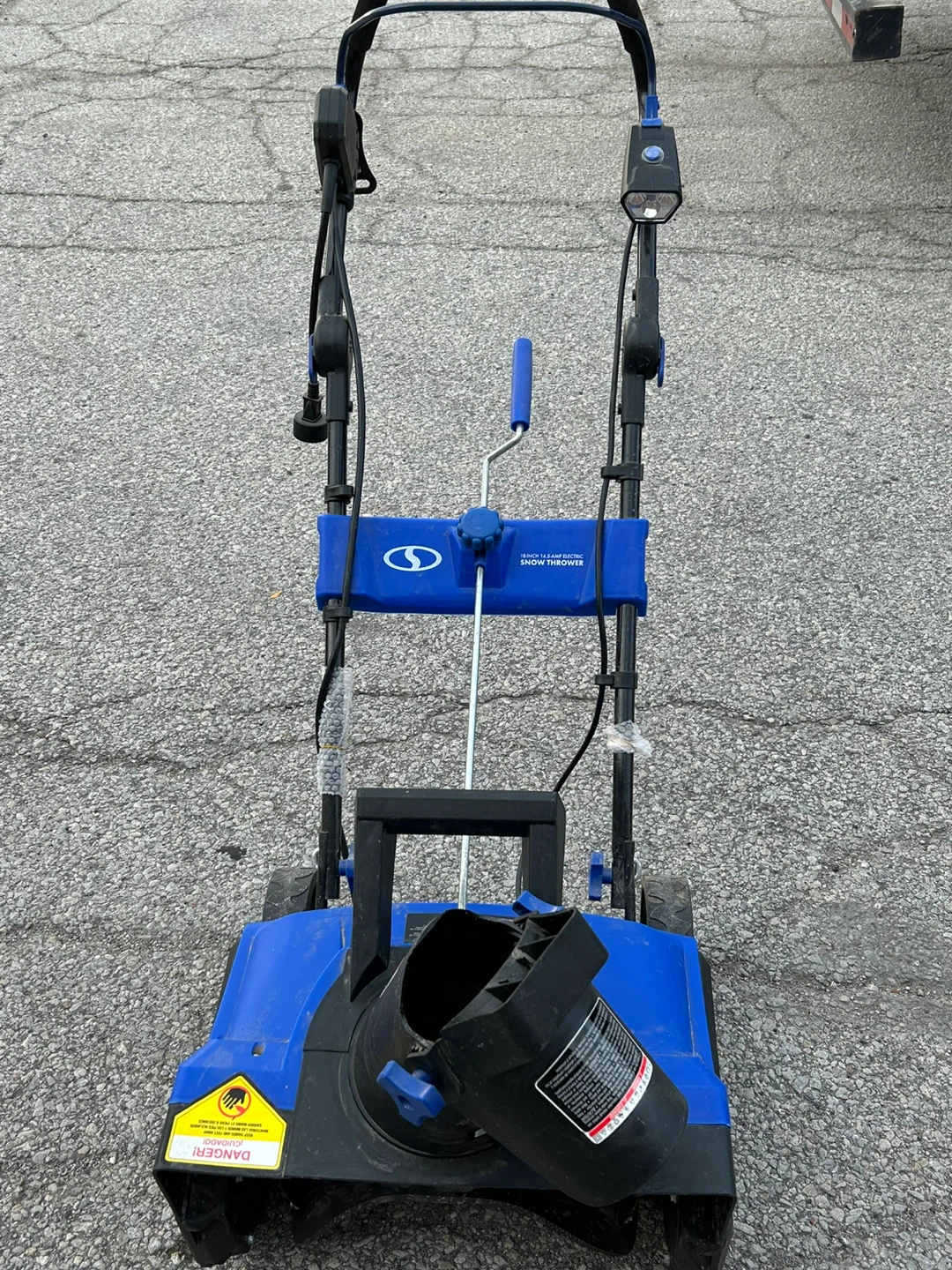 Snow Joe 18-inch 14.5-Amp Electric Snow Thrower