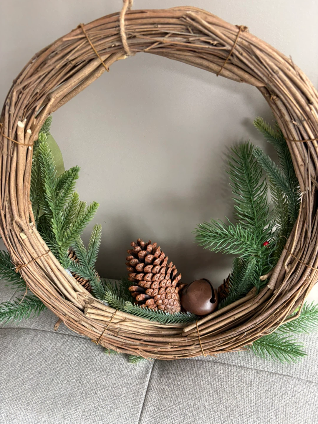 🏈 Rustic Christmas Wreath with Jingle Bells - photo 4