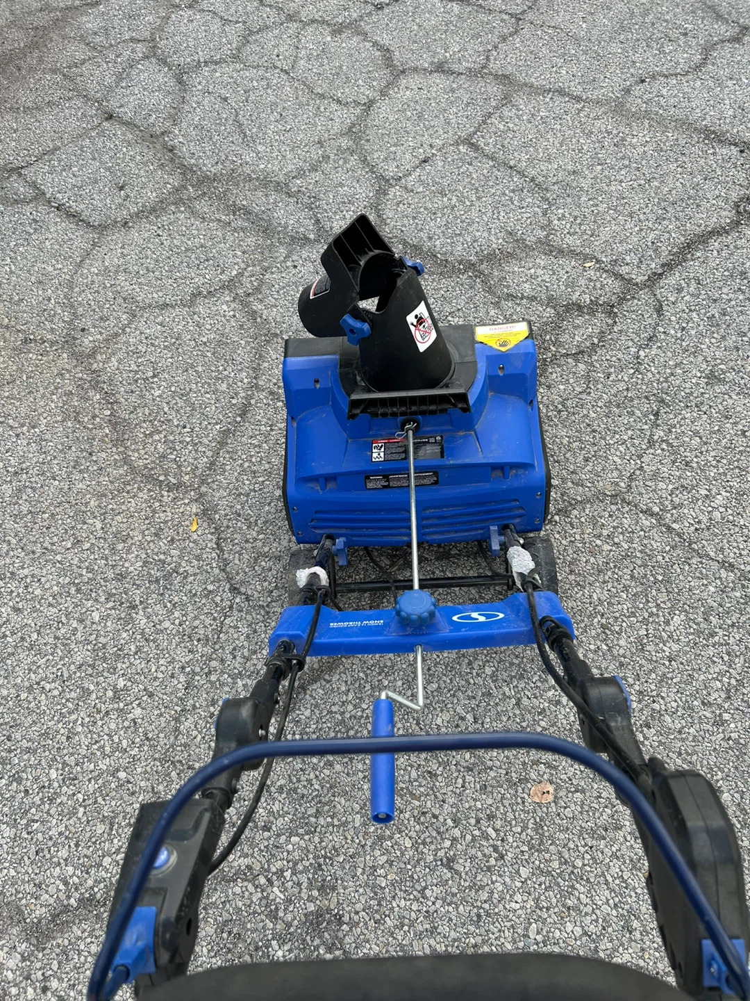 Snow Joe 18-inch 14.5-Amp Electric Snow Thrower - photo 2