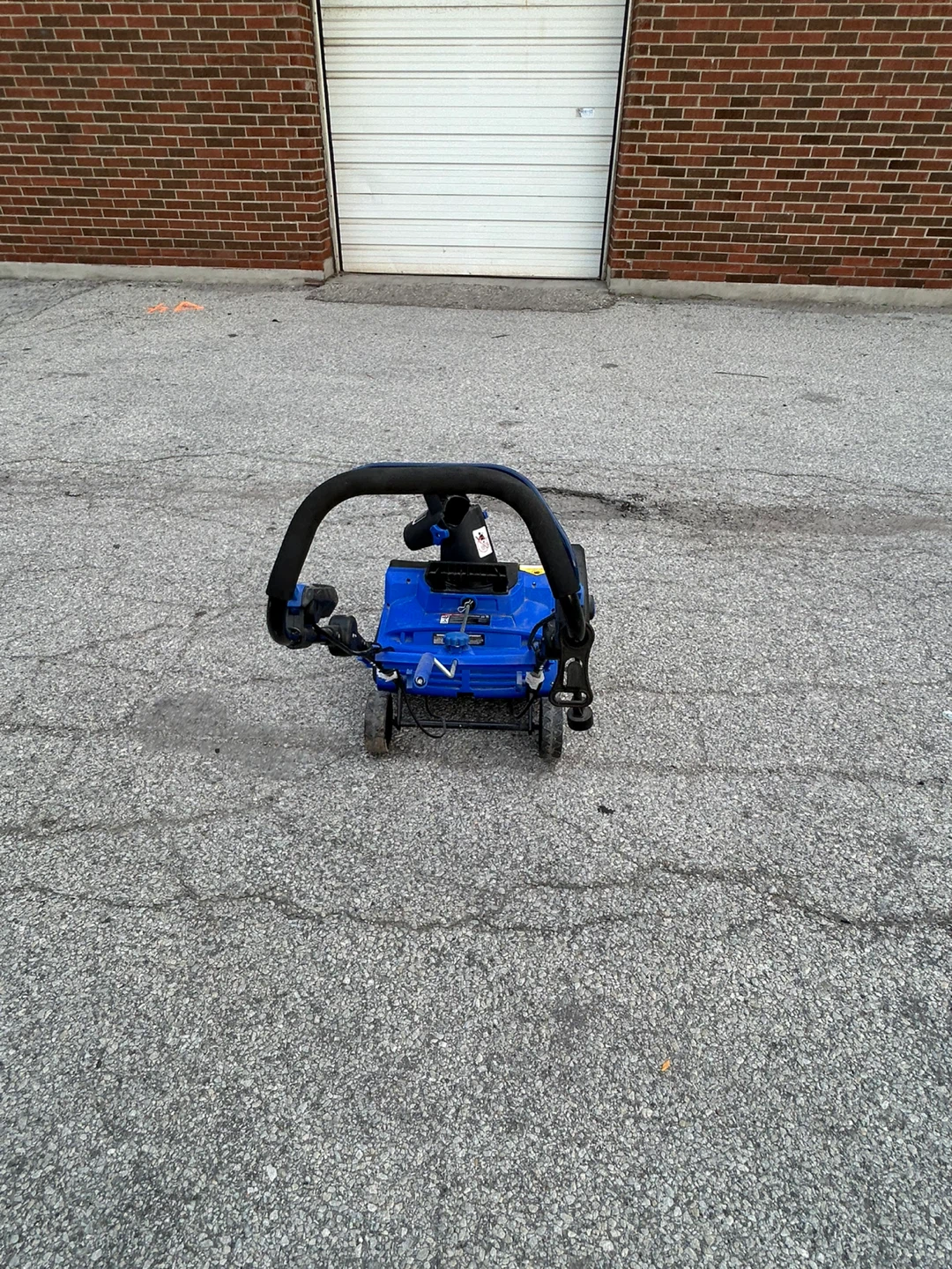 Snow Joe 18-inch 14.5-Amp Electric Snow Thrower - photo 4