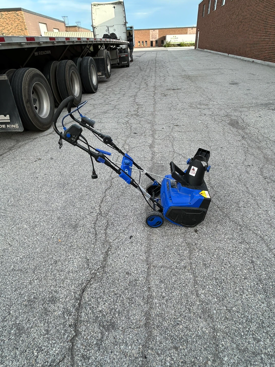 Snow Joe 18-inch 14.5-Amp Electric Snow Thrower - photo 5