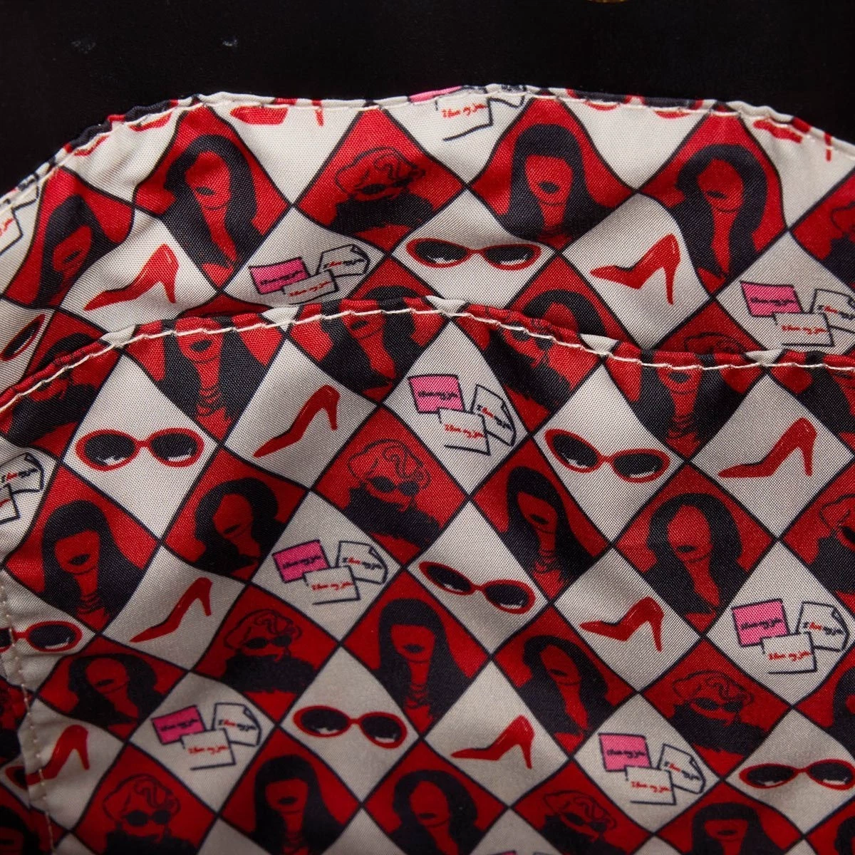 Loungefly The Devil Wears Prada Tote Bag - photo 3