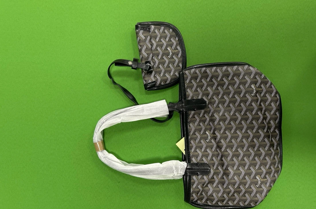 Goyard Tote Bag with Matching Pouch - photo 2