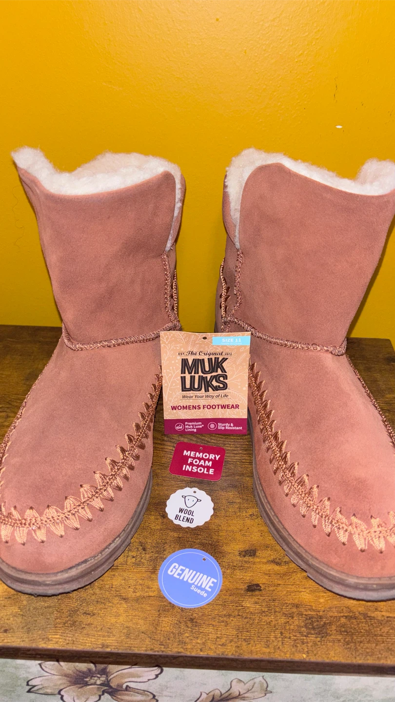 🏈 Muk Luks Womens Suede Boots Size 11