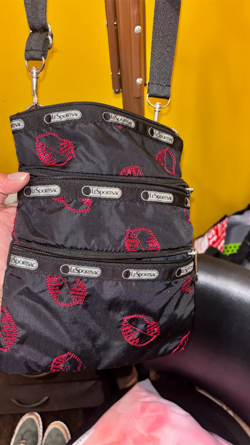 🏈 LeSportsac Black Crossbody Bag - photo 2