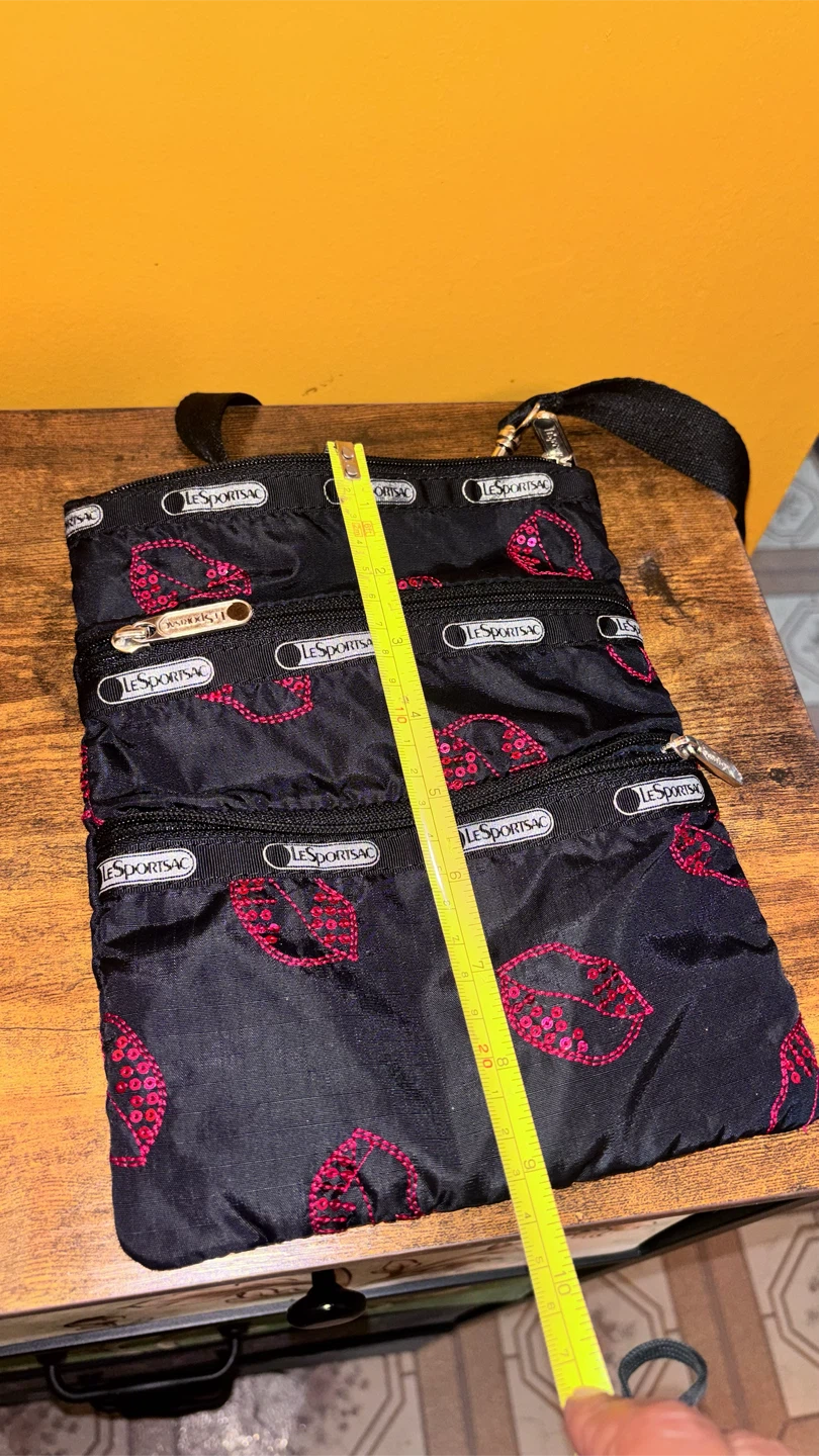 🏈 LeSportsac Black Crossbody Bag - photo 4