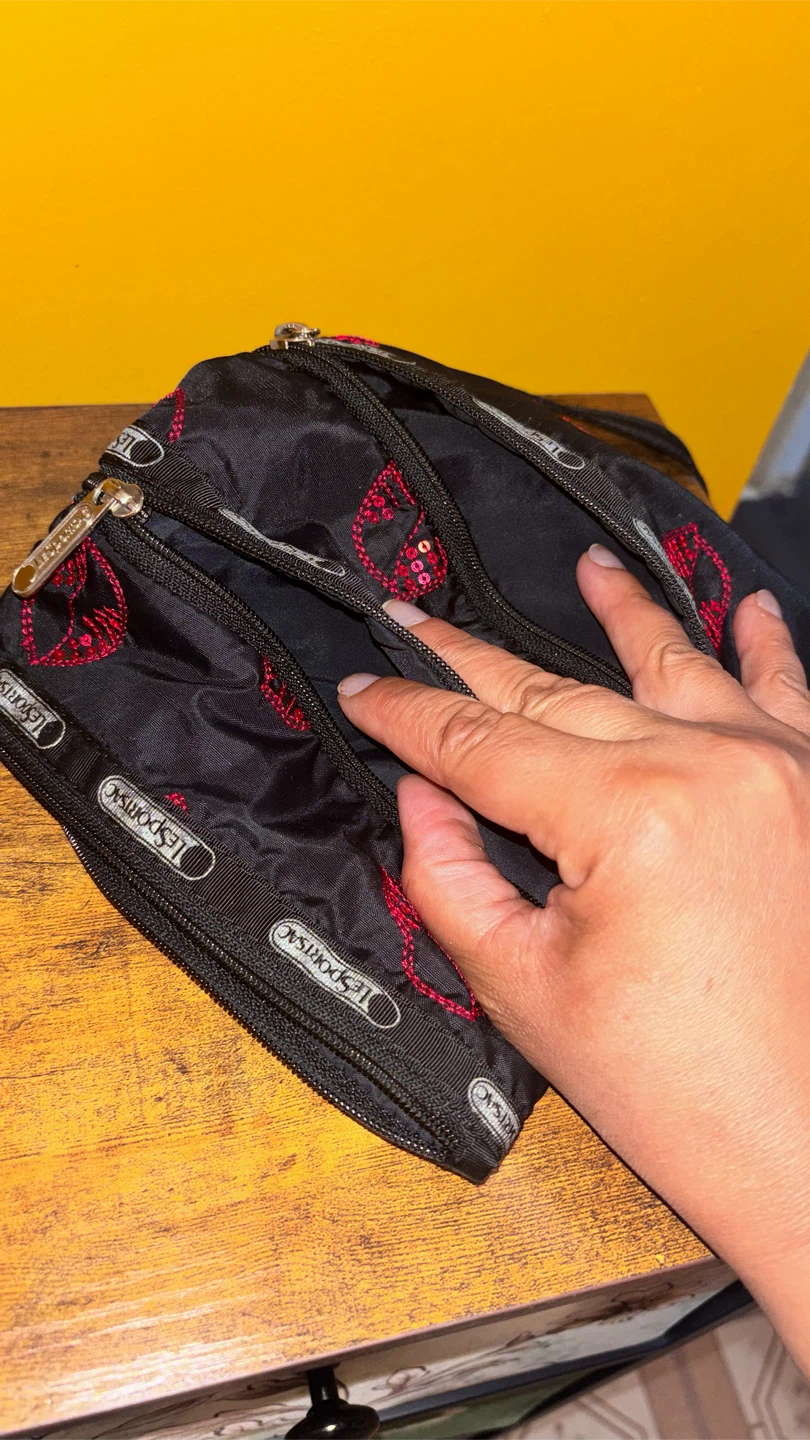 🏈 LeSportsac Black Crossbody Bag - photo 5