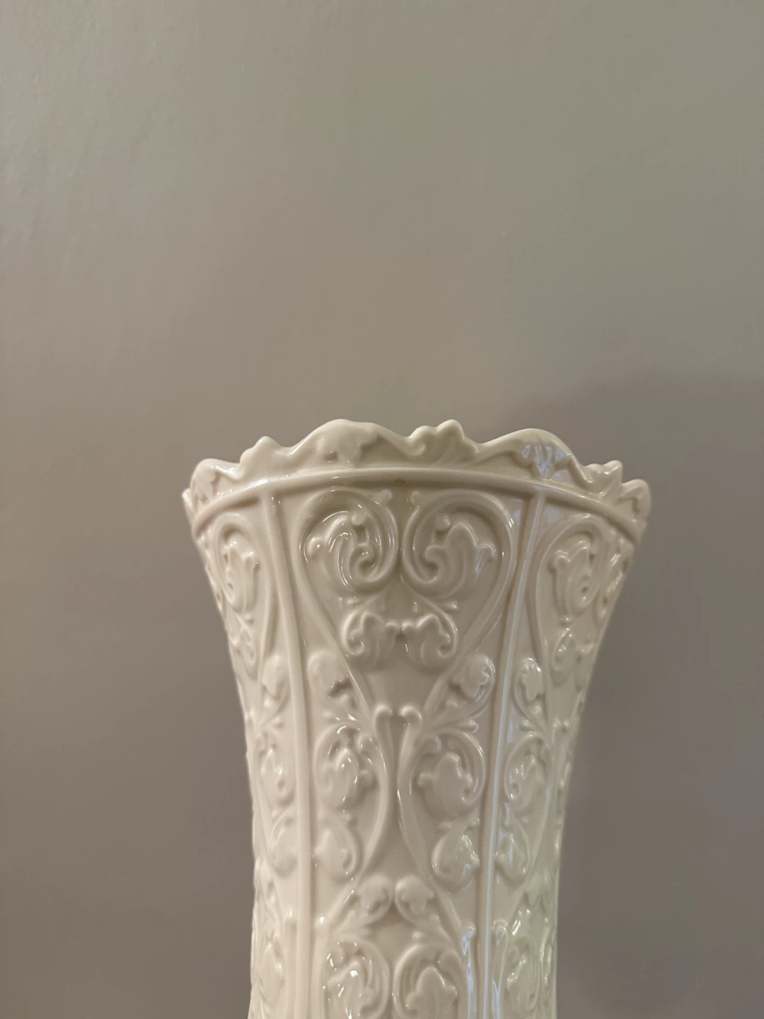 Lenox Wentworth Ivory Porcelain Vase – Made in USA - photo 5