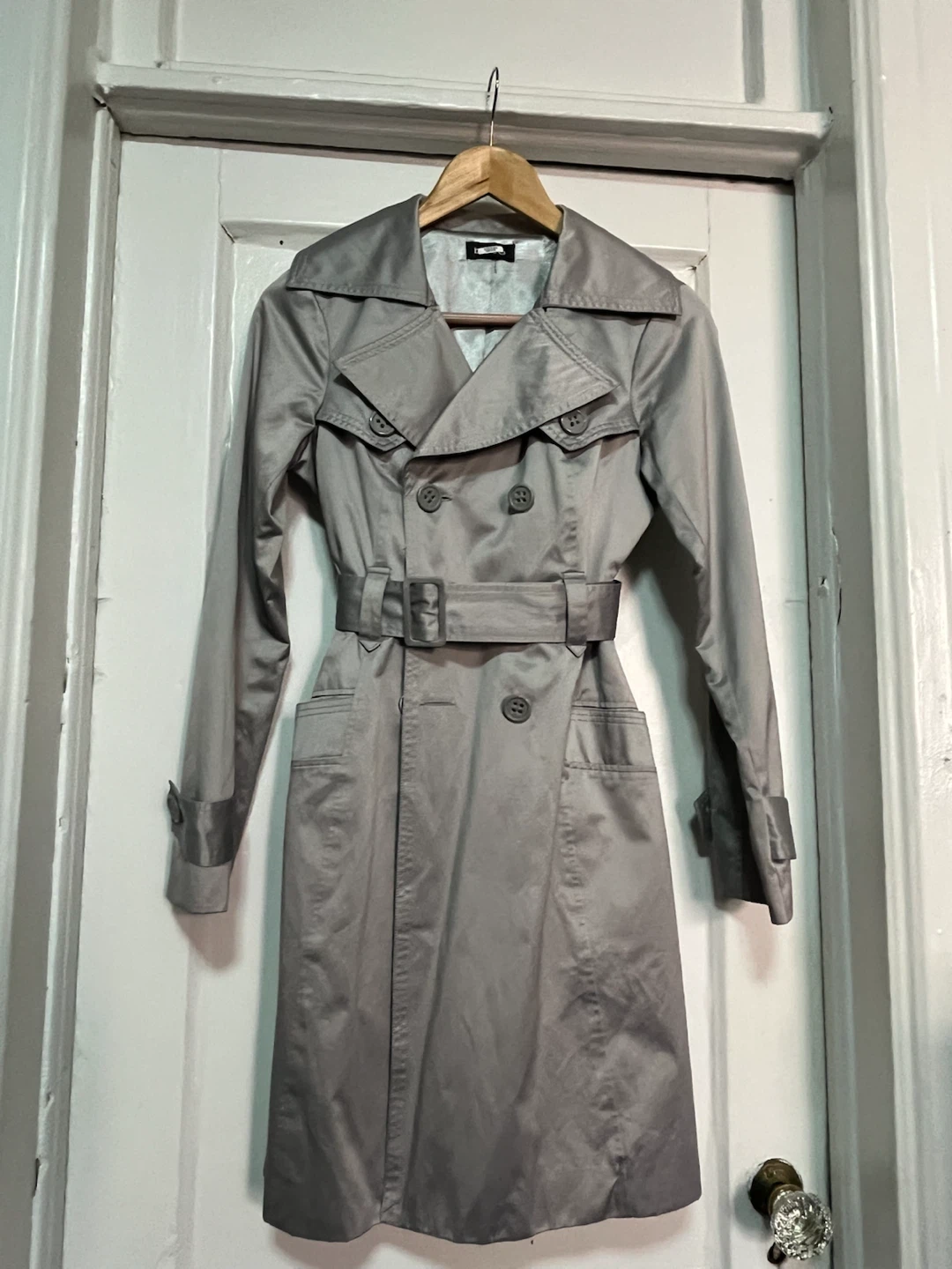 bebe Light Gray Double-Breasted Trench  Coat 🏈