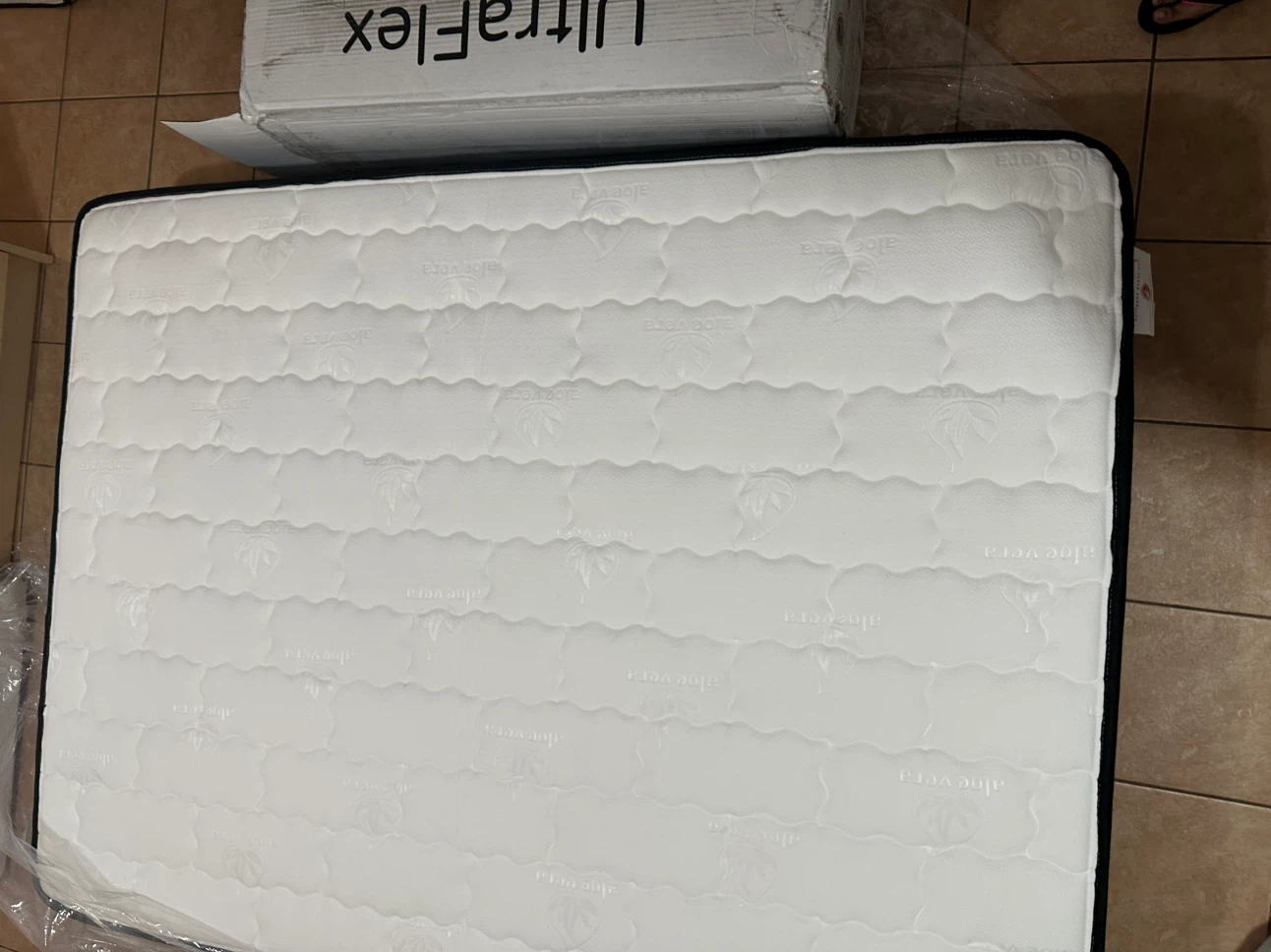 Brand new- UltraFlex Hybrid Mattress