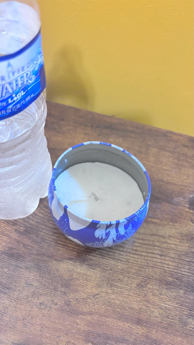 🏈 Blue Floral Scented Candle in Tin - photo 2