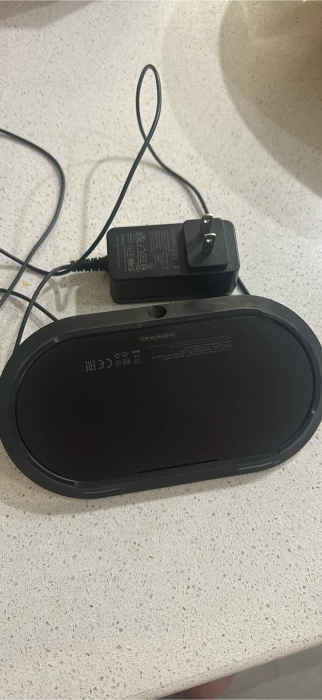 Mophie 3-in-1 Wireless Charging Pad - photo 2
