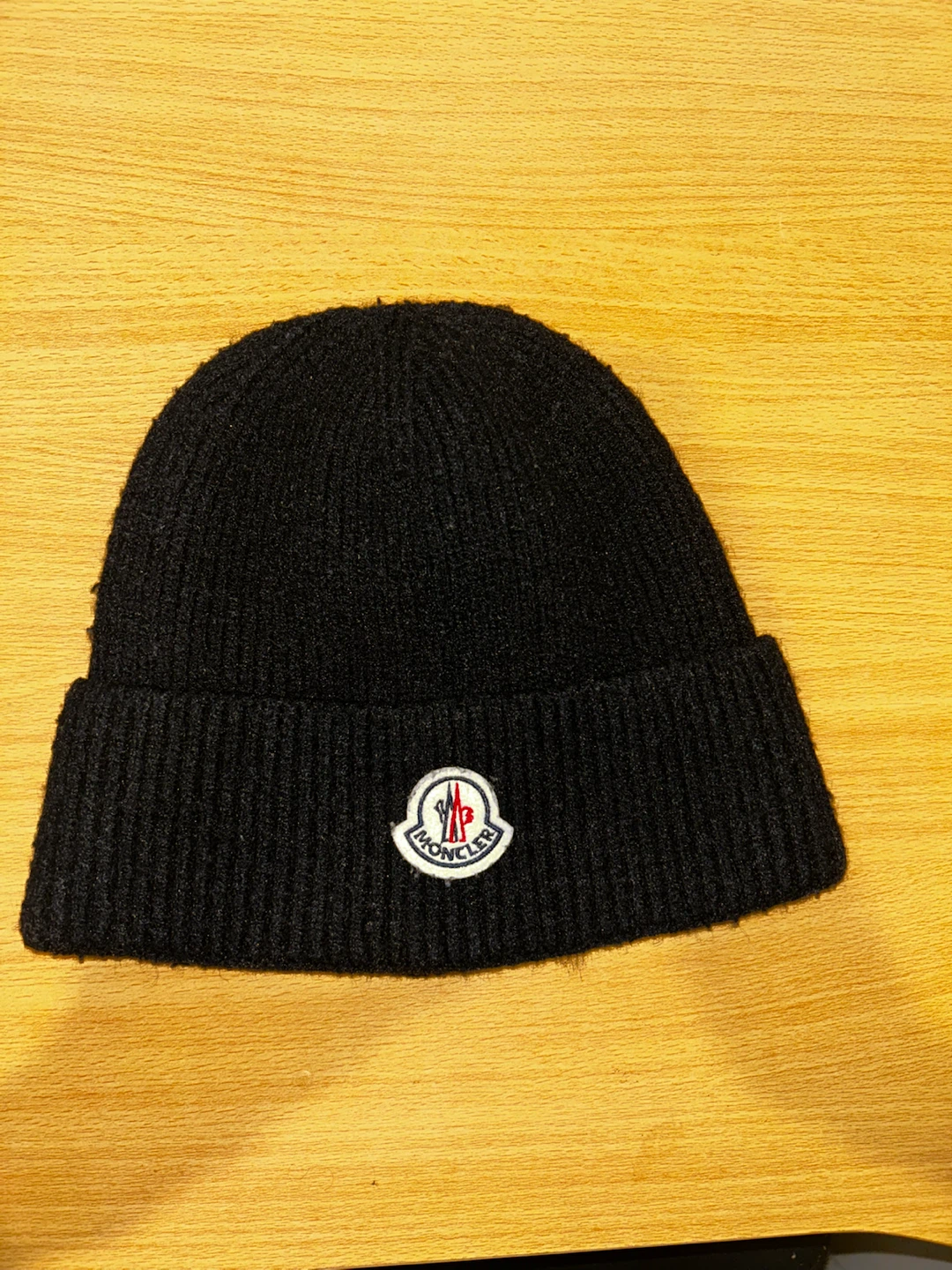 Moncler black ribbed knit beanie - photo 2