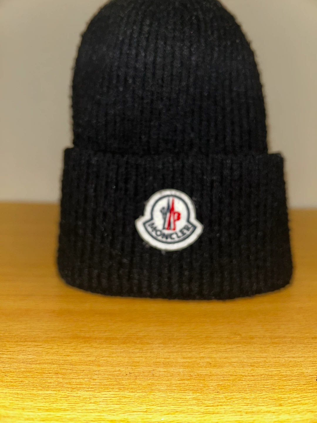Moncler black ribbed knit beanie - photo 5