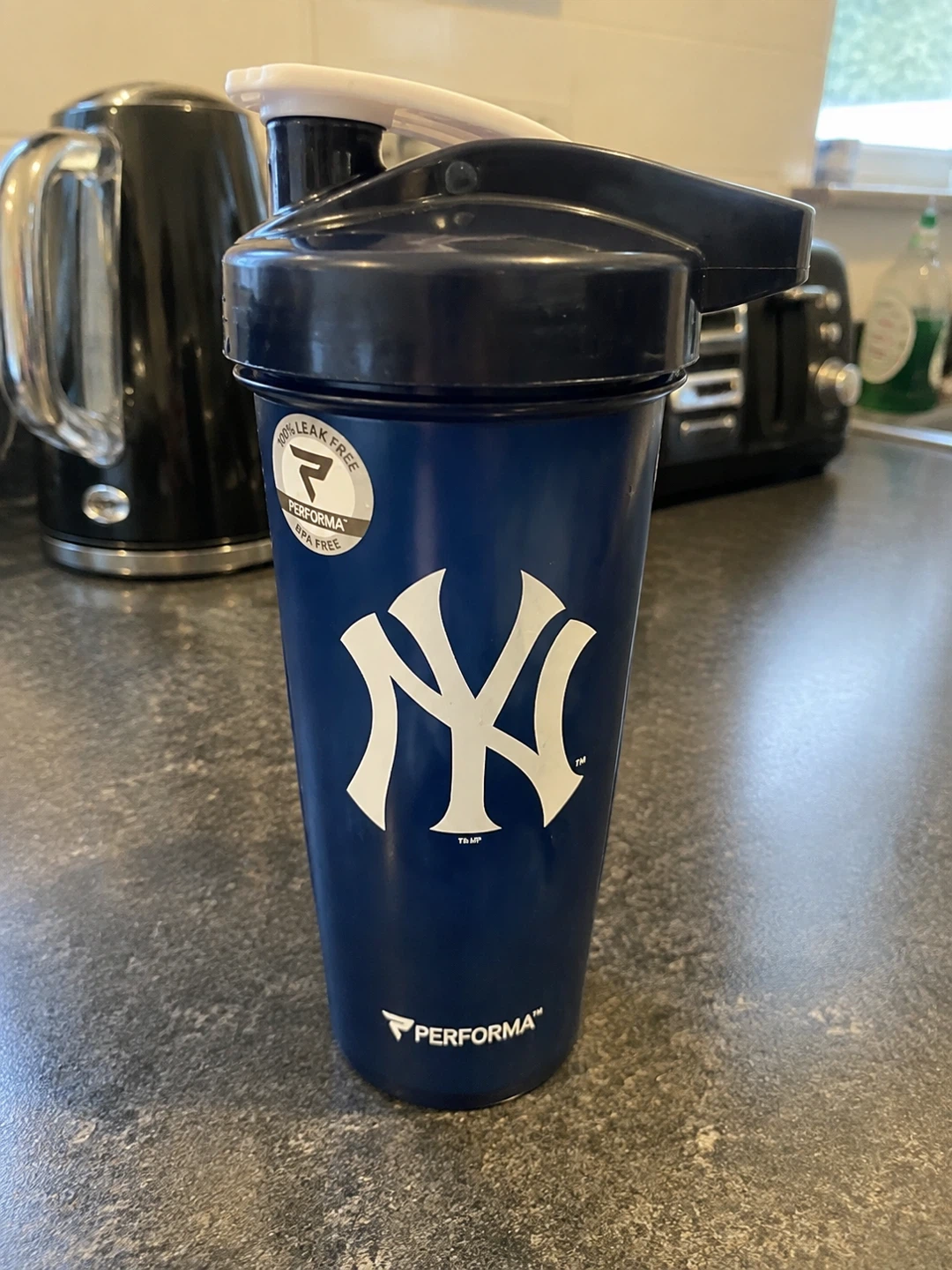 Performa New York Yankees Shaker Bottle - photo 3