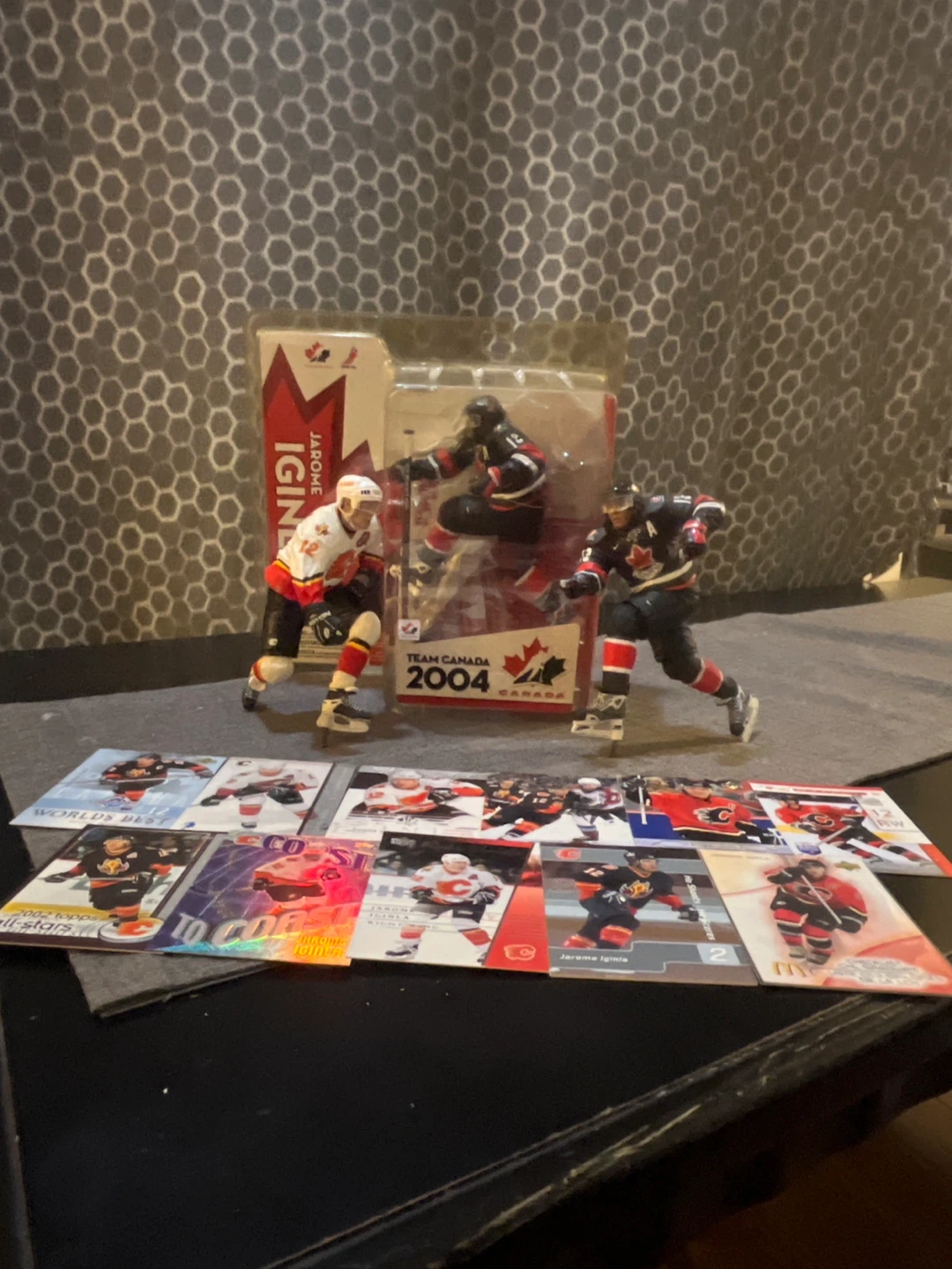 Jarome Iginla Figure Lot (1 Sealed + 2 Loose) + FREE Cards! - photo 2