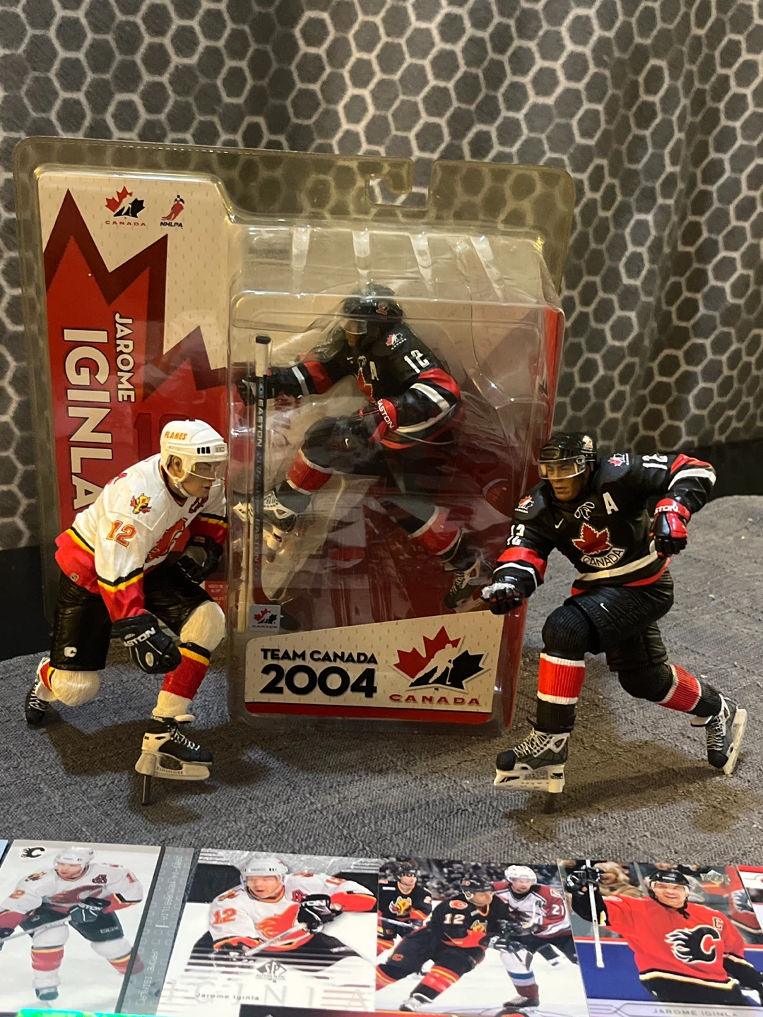 Jarome Iginla Figure Lot (1 Sealed + 2 Loose) + FREE Cards! - photo 3