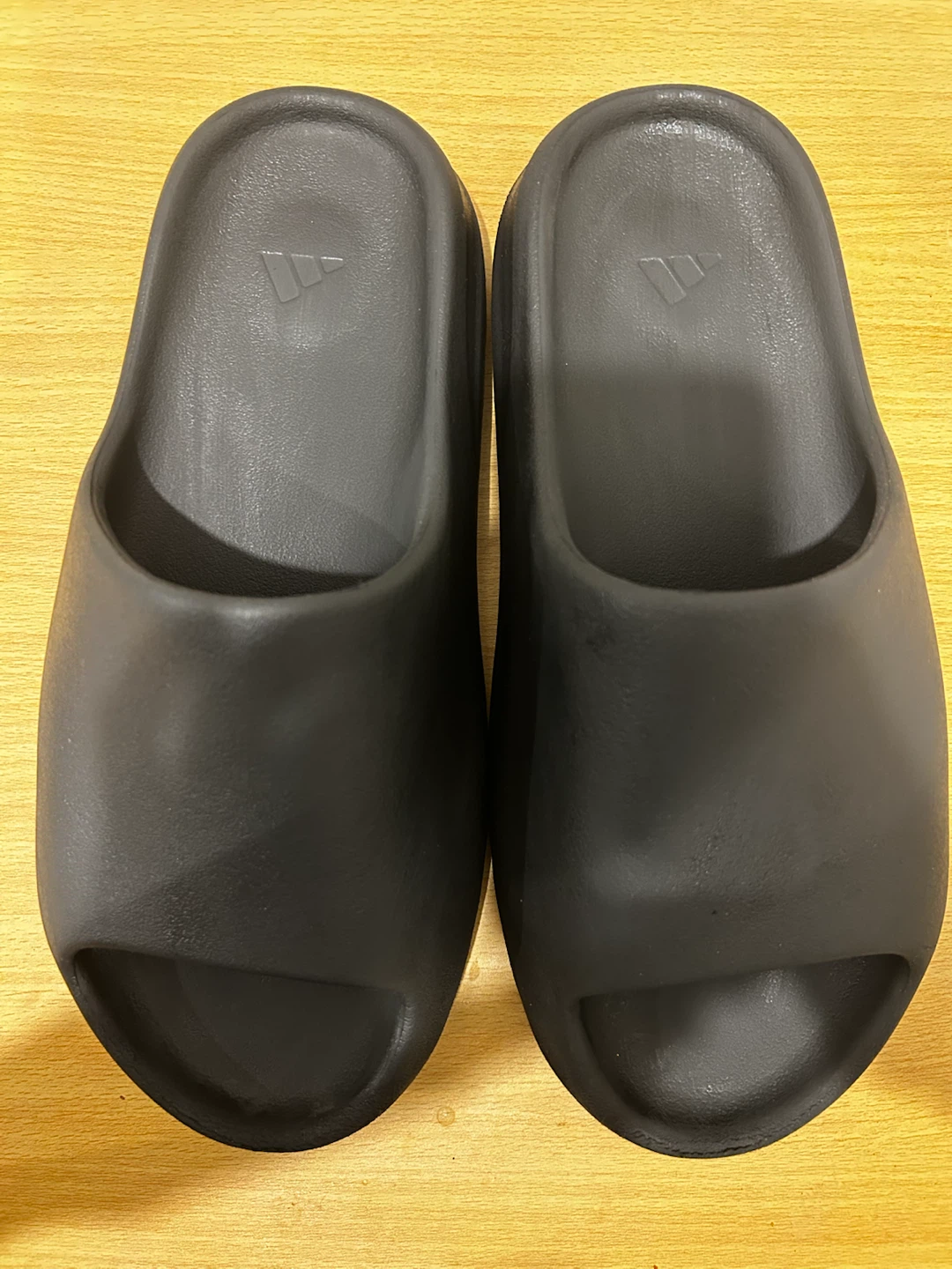 Adidas Yeezy Slides - Black