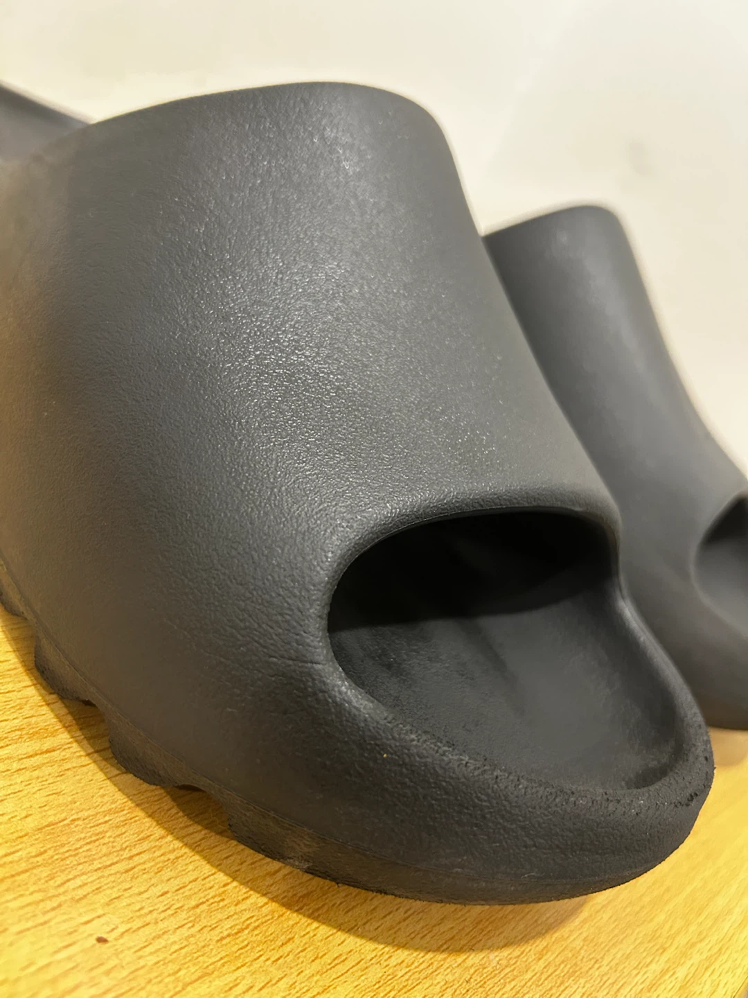 Adidas Yeezy Slides - Black - photo 2