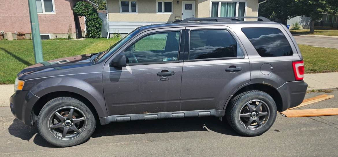 2011 Ford Escape XLT 2WD - photo 2