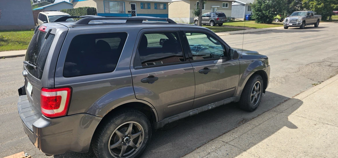 2011 Ford Escape XLT 2WD - photo 3