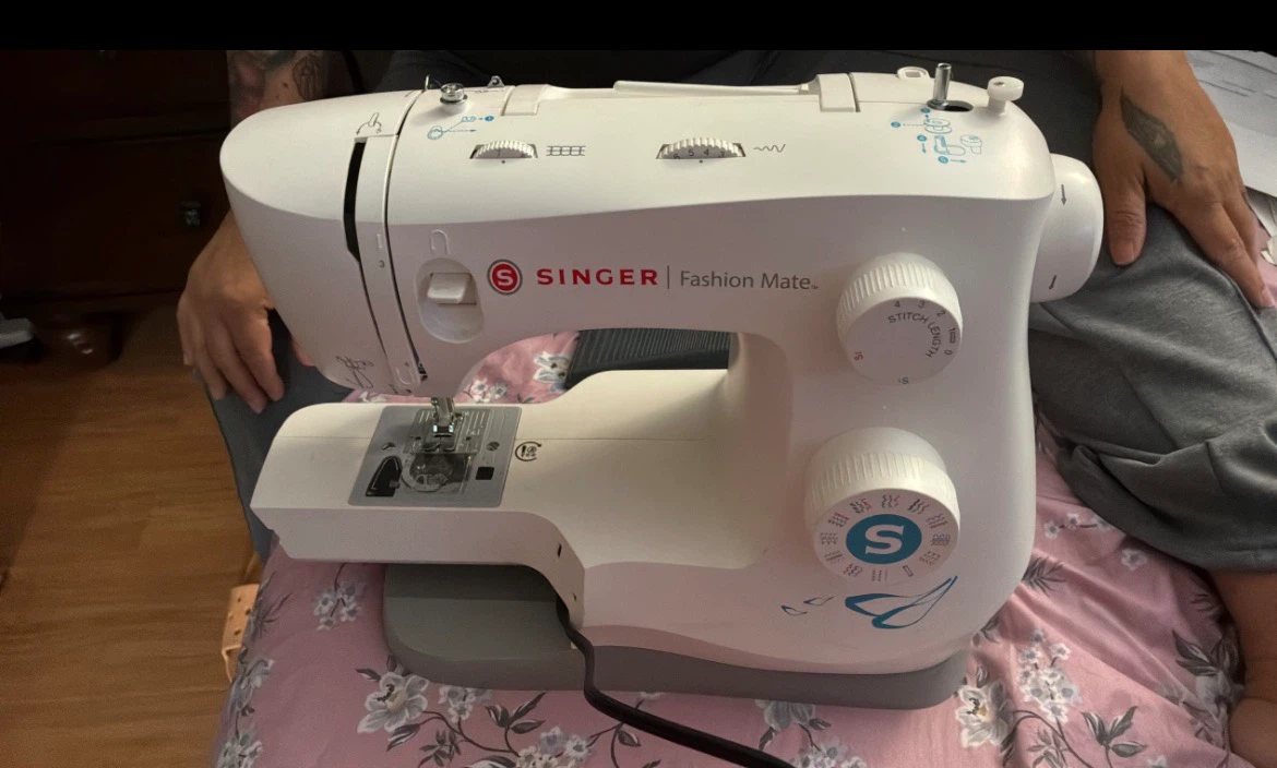 Singer Fashion Mate Sewing Machine