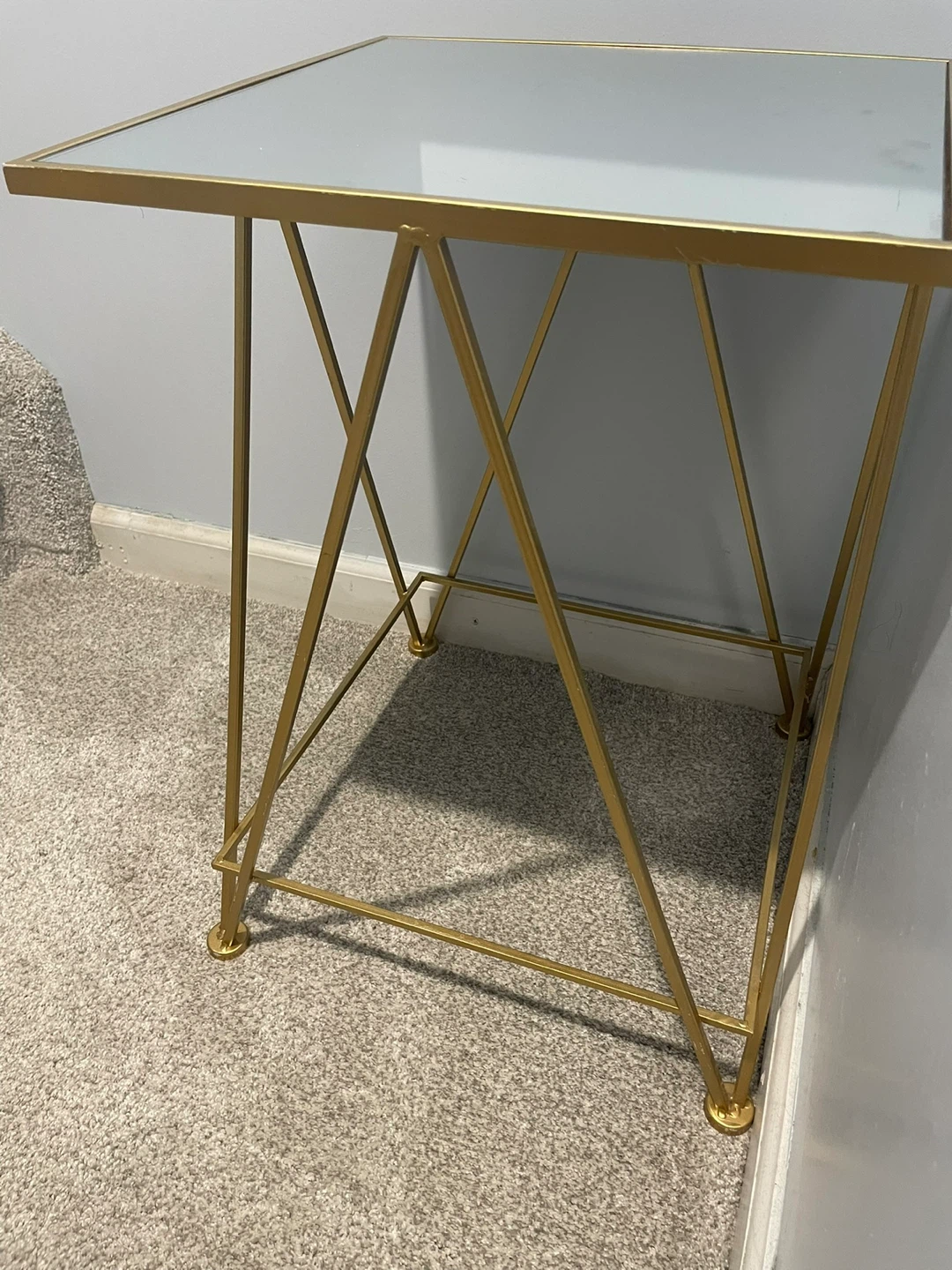 Gold and Mirrored Side Table 🏈 - photo 5