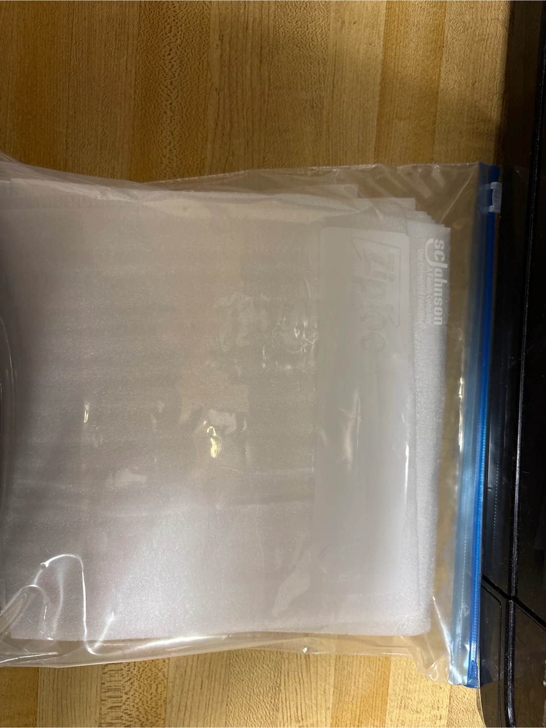 Ziploc Storage Bag with Foam Sheets 🏈